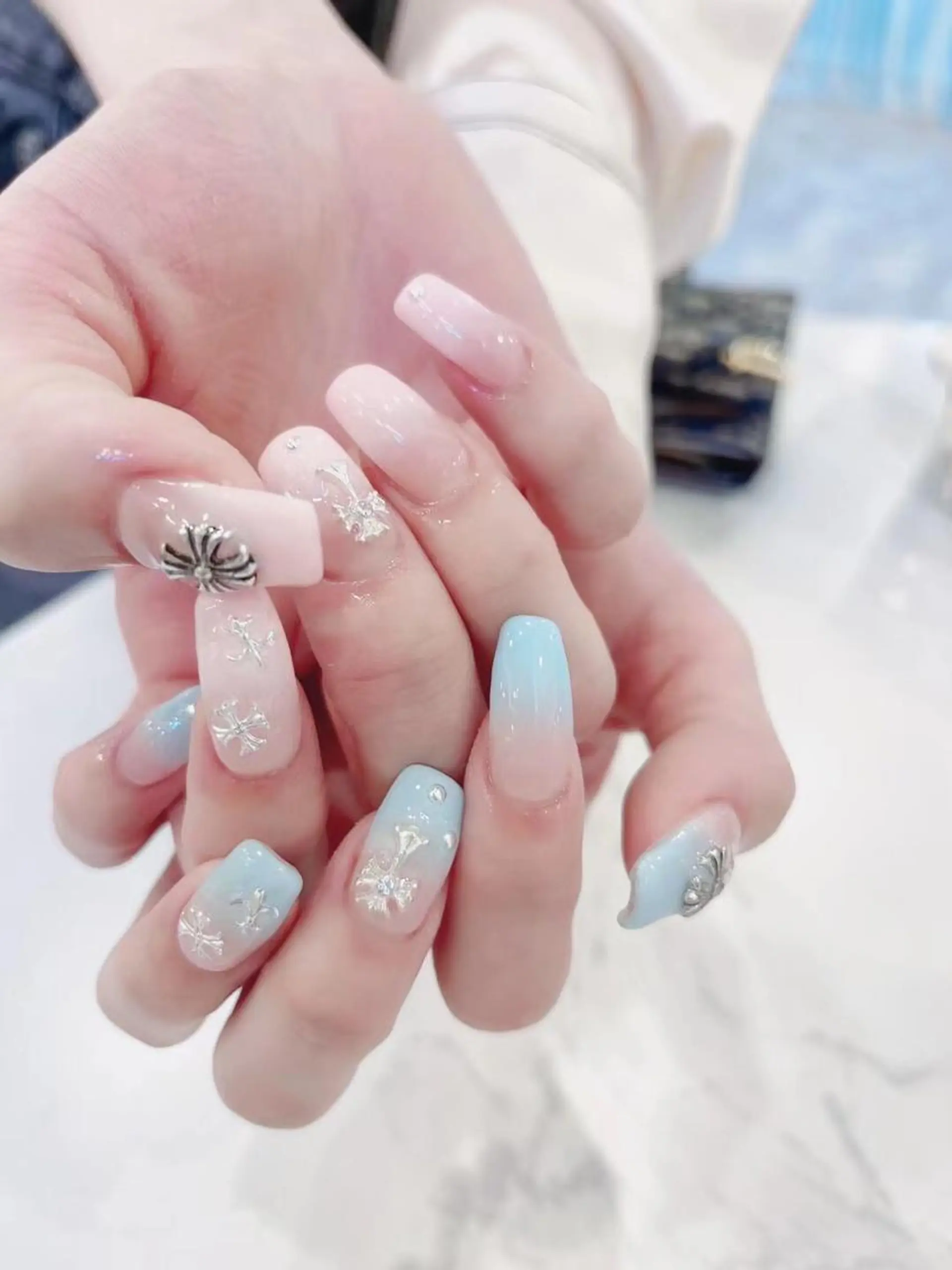 ネイル ハンドネイル MoonNail ユリ🌸のネイルデザイン
