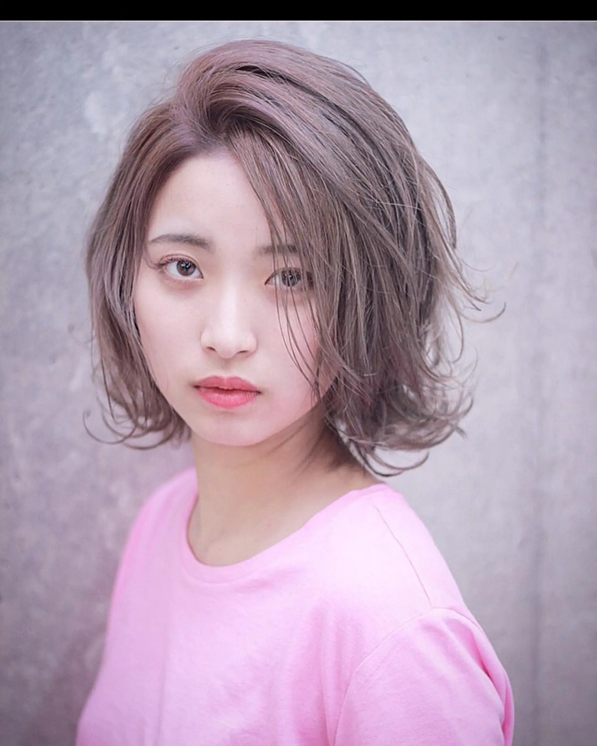 ミディアム カラー ヘアアレンジ グレージュ ハイトーンカラー ハイトーングレージュ 及川 光のヘアスタイル