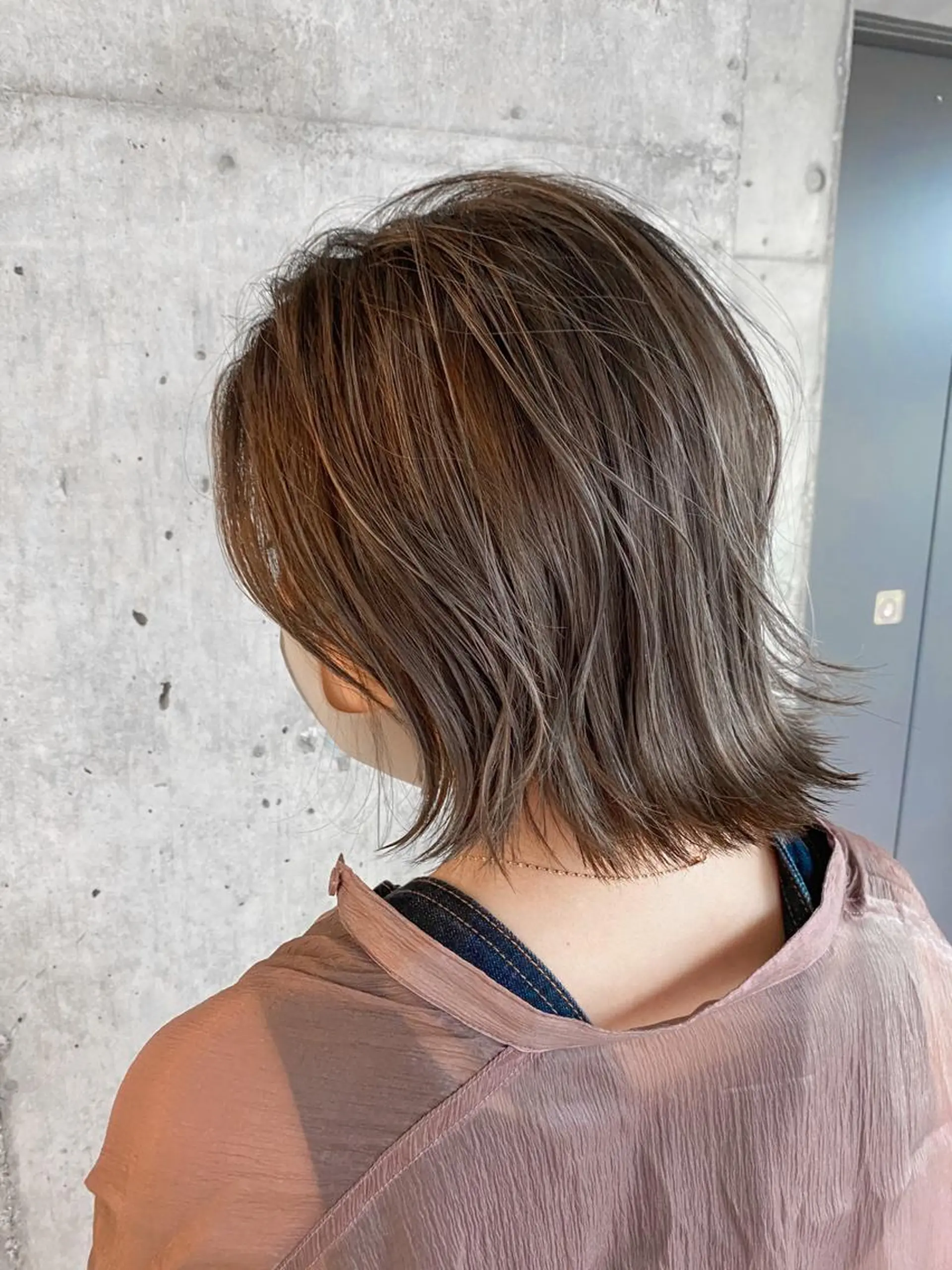 ショート カラー ヘアアレンジ グレージュ ハイライトカラー オリーブグレージュ オリーブグレー 外国人風カラー カット ヘアカラー トリートメント リピート率No.1✨ ユウキのヘアスタイル