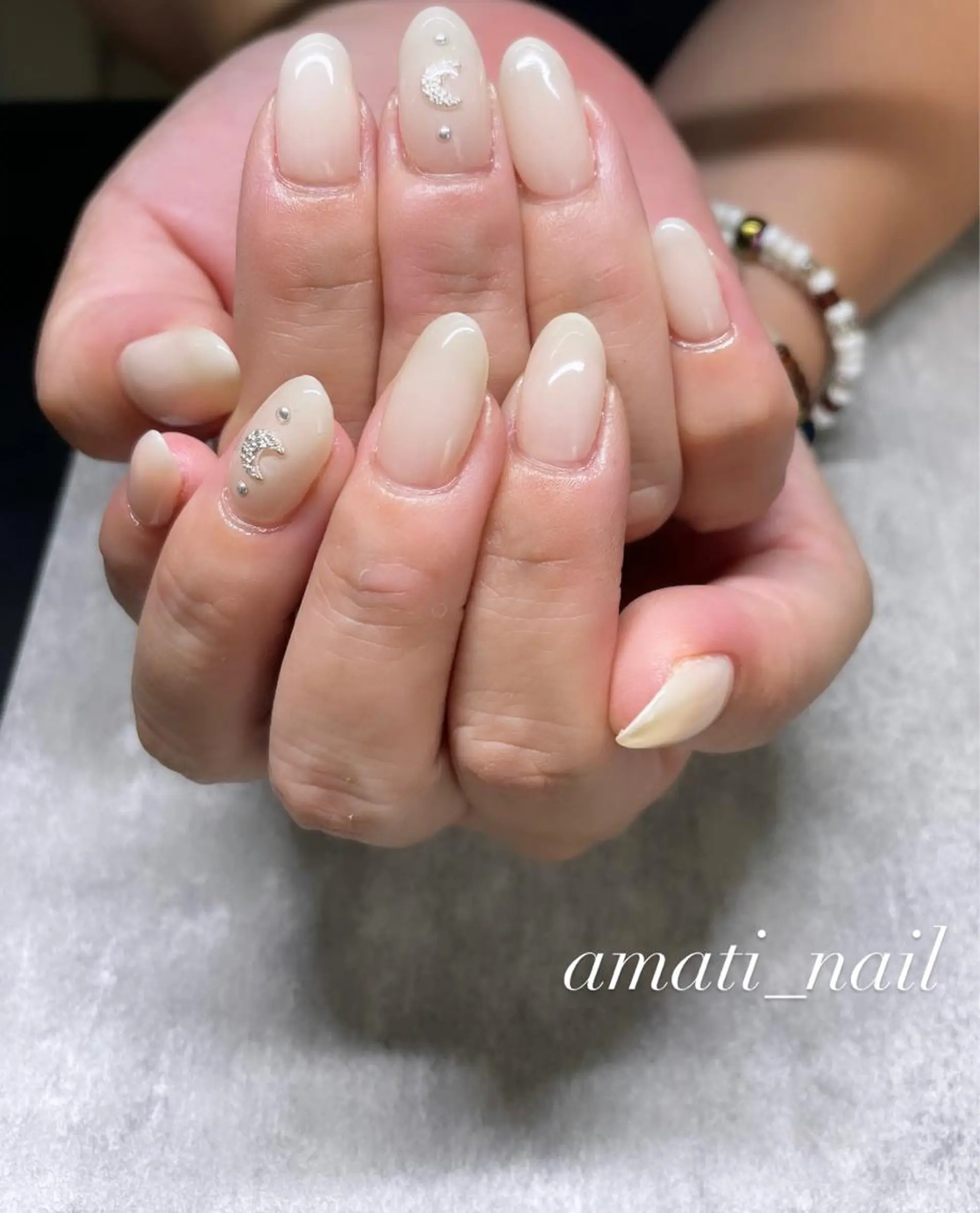 ネイル マグネットネイル ミラーネイル ニュアンスネイル ワンカラーネイル 春ネイル ハンドネイル amati_nail TAKAKOのネイルデザイン