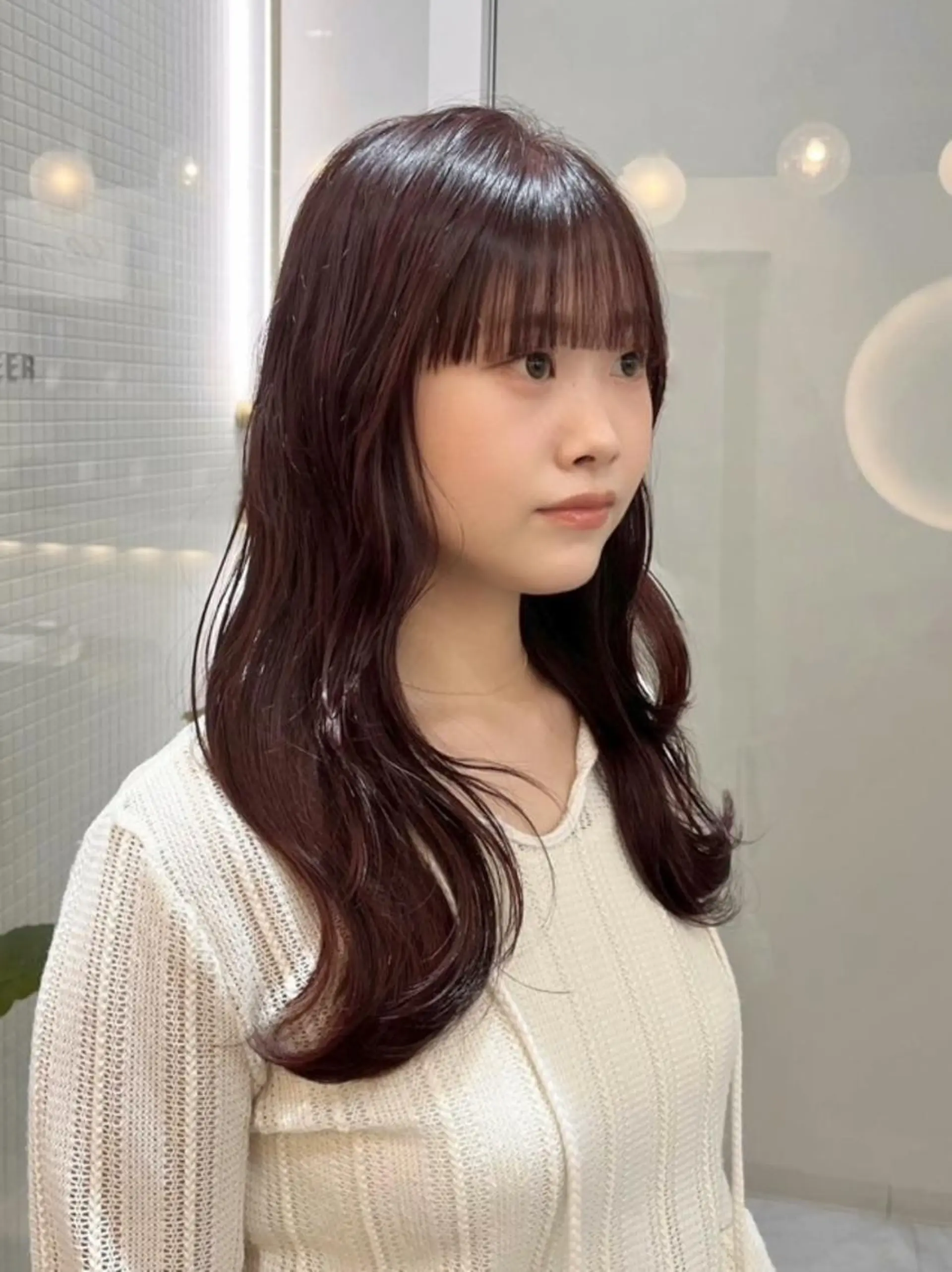 ロング カラー ブリーチ ダブルカラー ブリーチなしカラー レッドカラー レイヤーカット Moe モエの眉毛・アイブロウイメージ