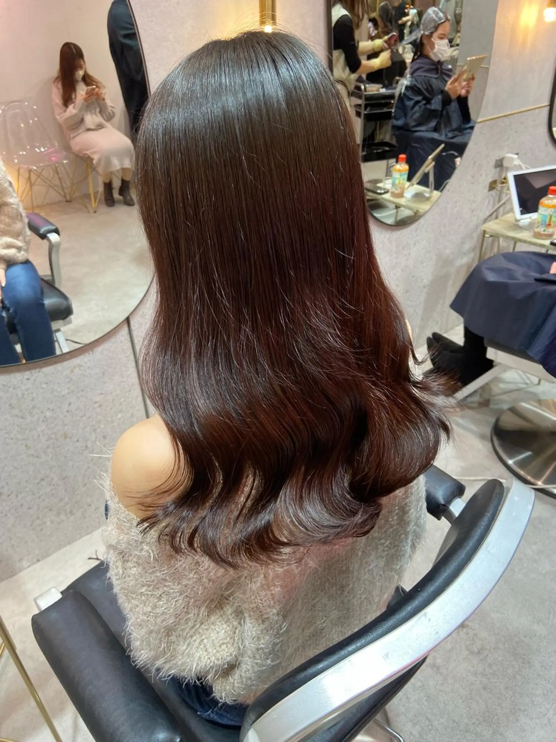 セミロング カラー くびれヘア 韓国風ヘア 新宿/韓国ヘア 中明度カラー/かやのヘアスタイル