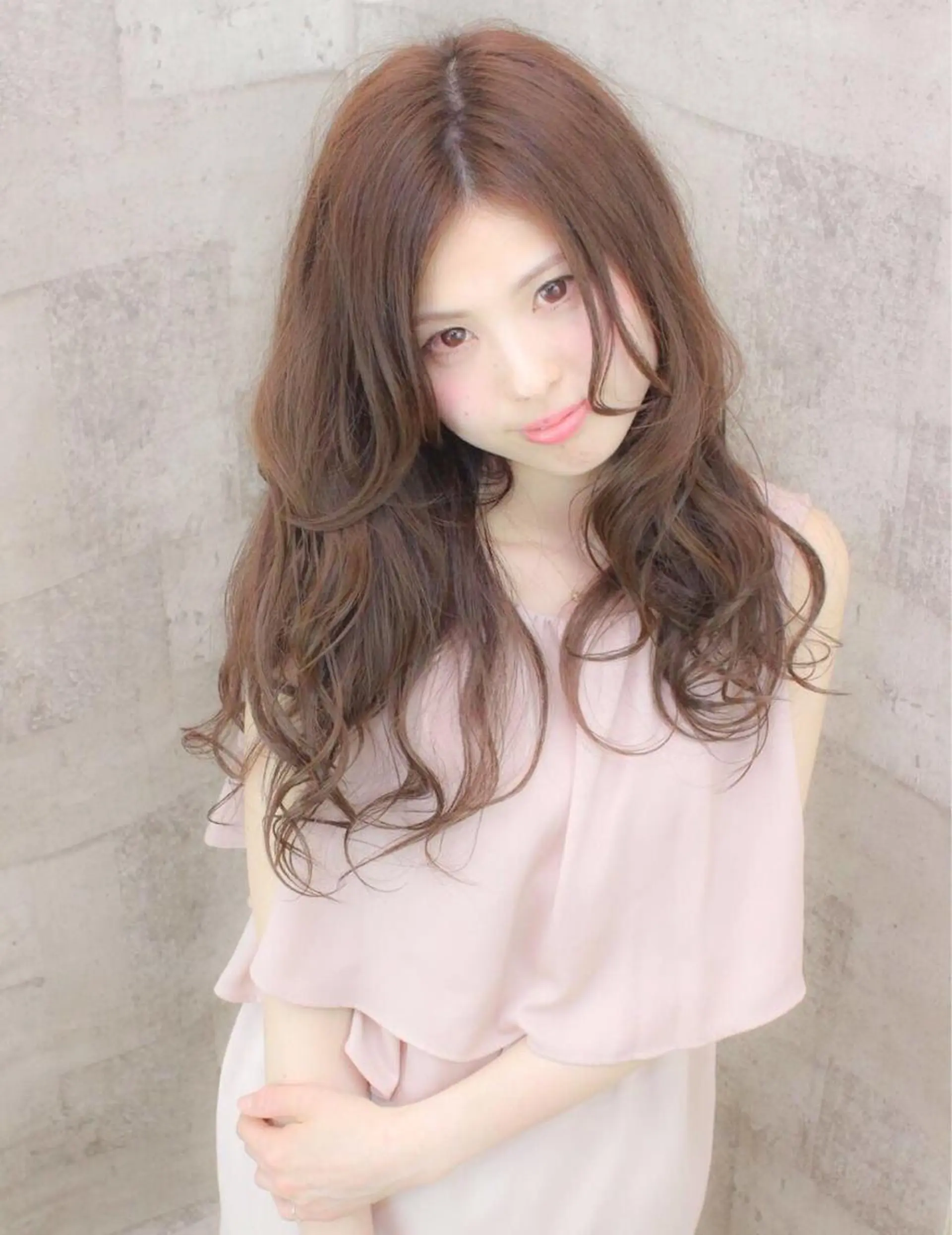 ロング 伊藤 裕貴のヘアスタイル