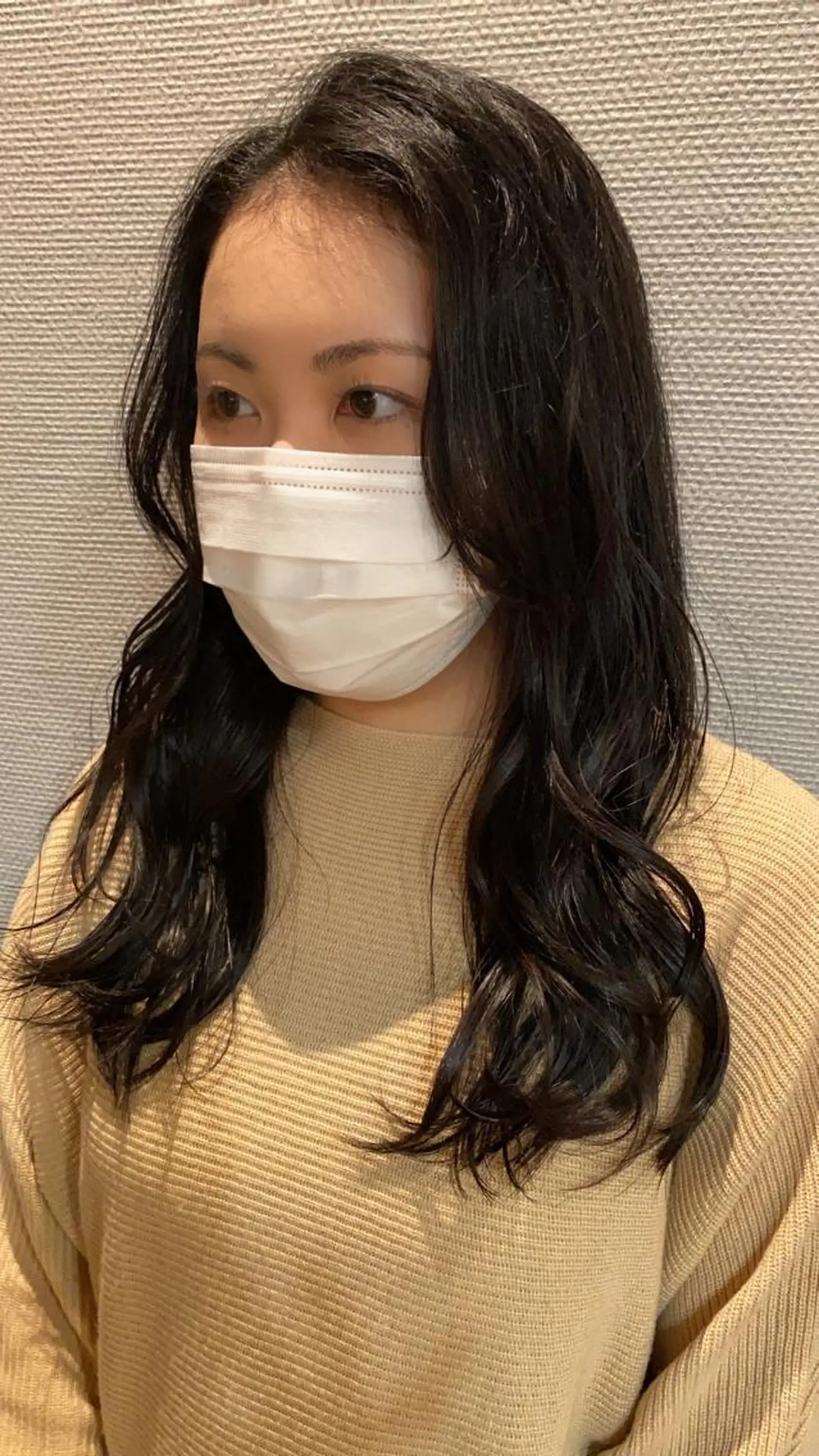 ロング レイヤーカット 塩澤 榛奈のヘアスタイル