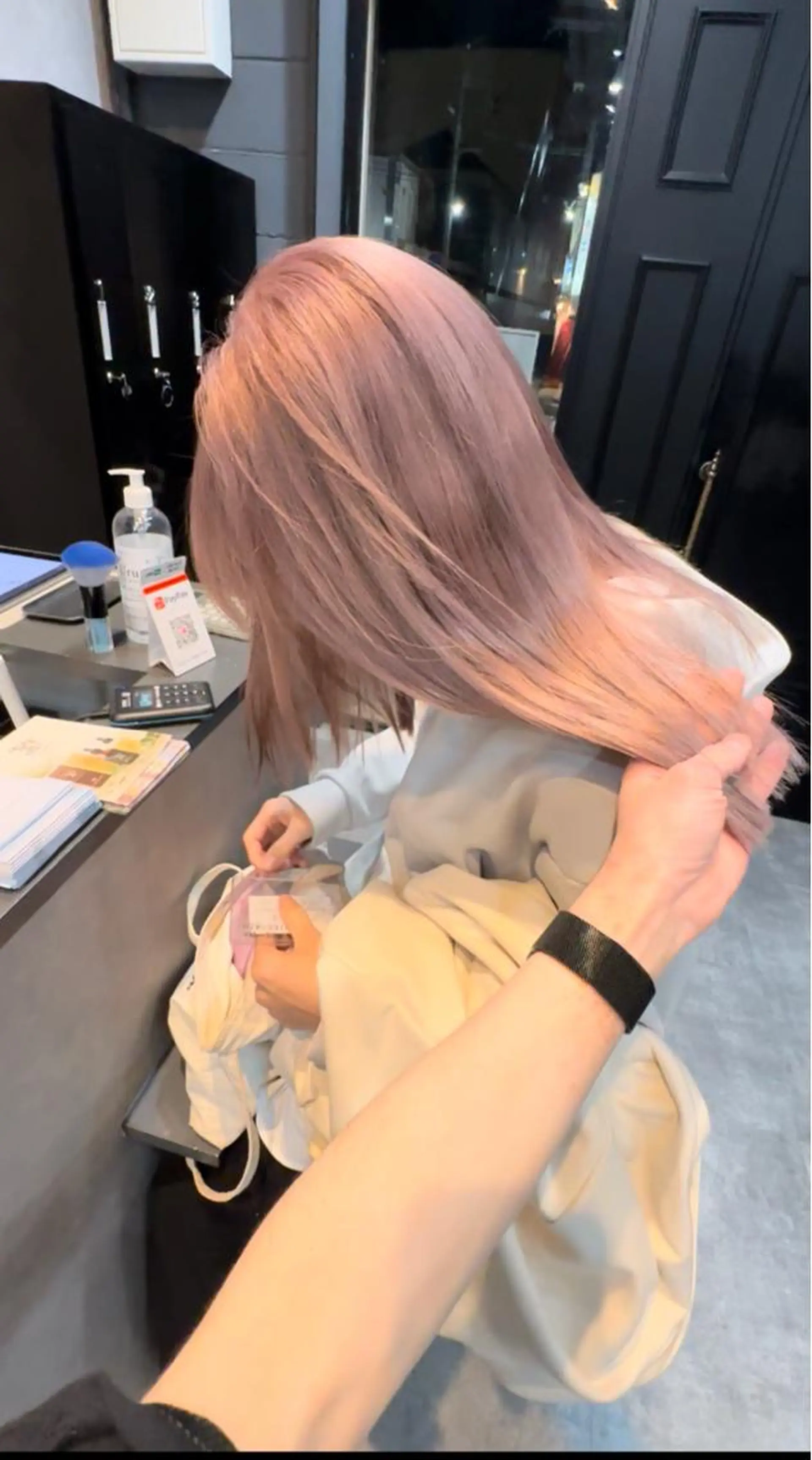 ミディアム ミディアムパーマ 縮毛矯正 カット ヘアカラー Roots所属・田中 聖也のヘアスタイル