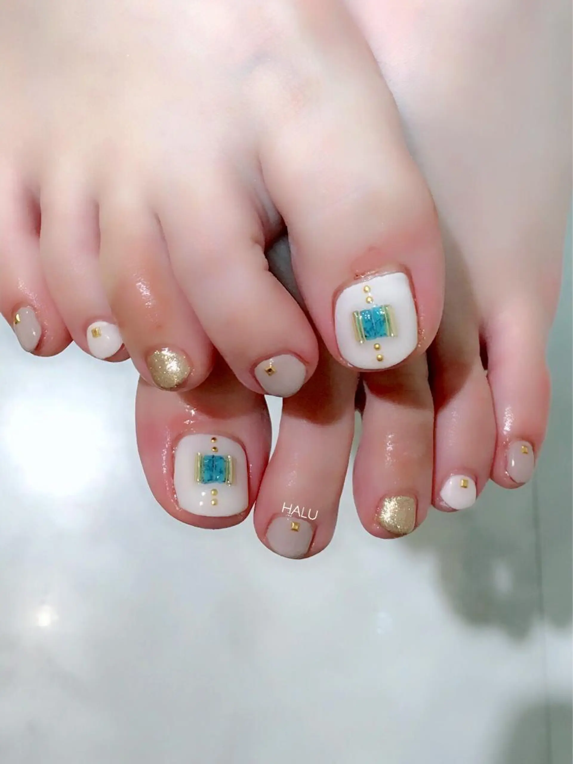 ネイル ゴールド HALU ハルのネイルデザイン