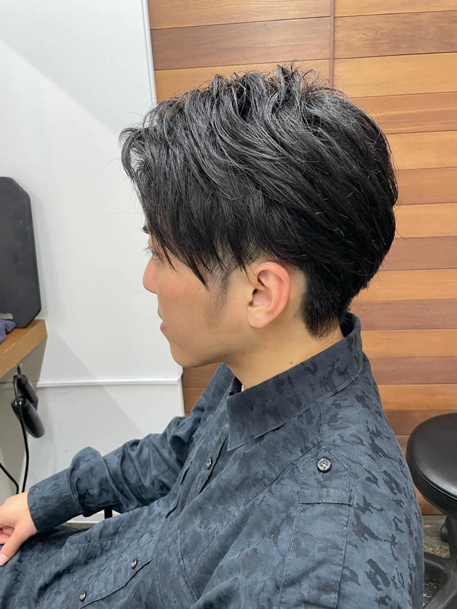 メンズ ミルクティー× グレージュMOMOのヘアスタイル