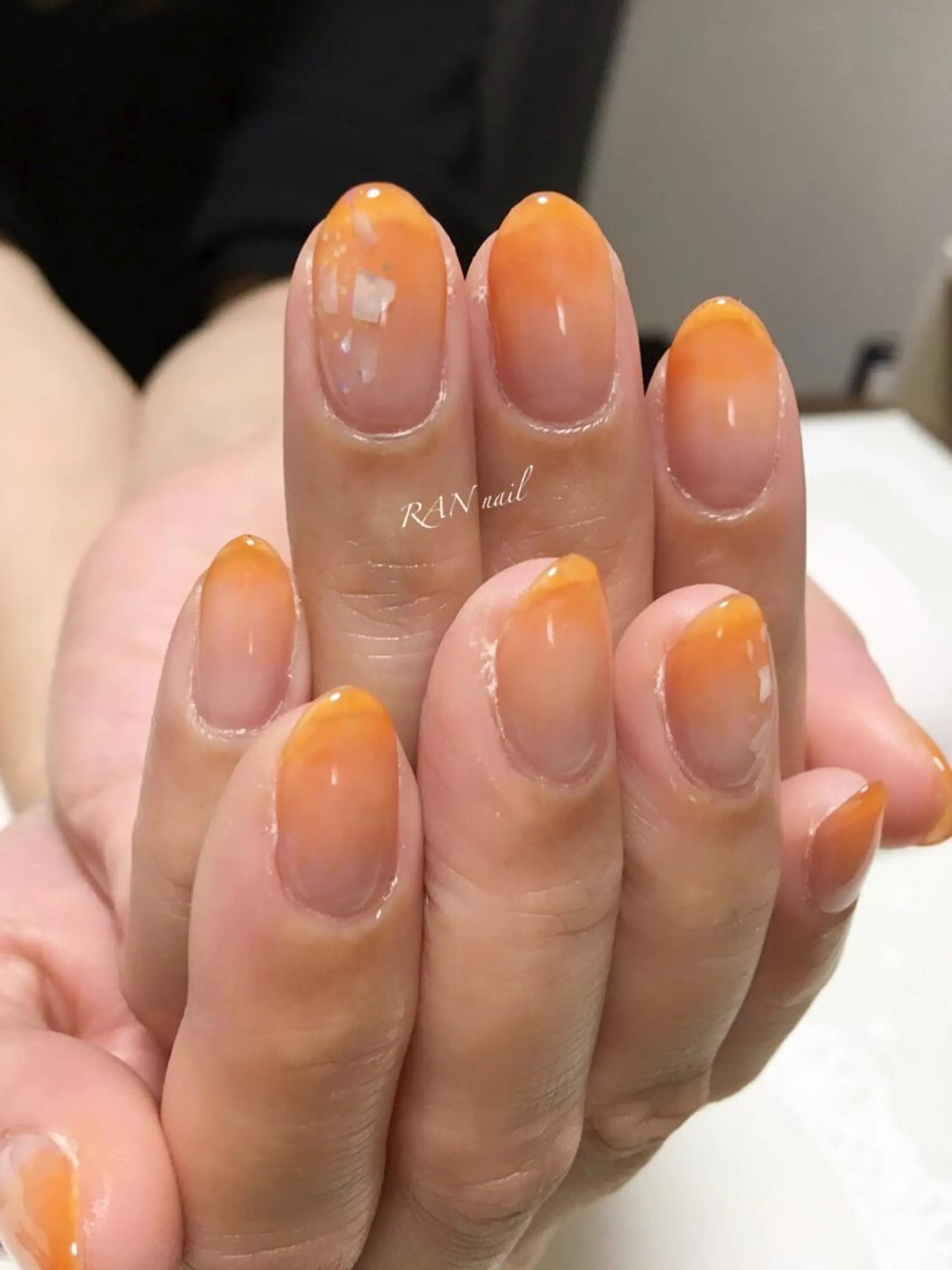 ネイル フットネイル フレンチネイル キラキラネイル オレンジ RAN nailのネイルデザイン