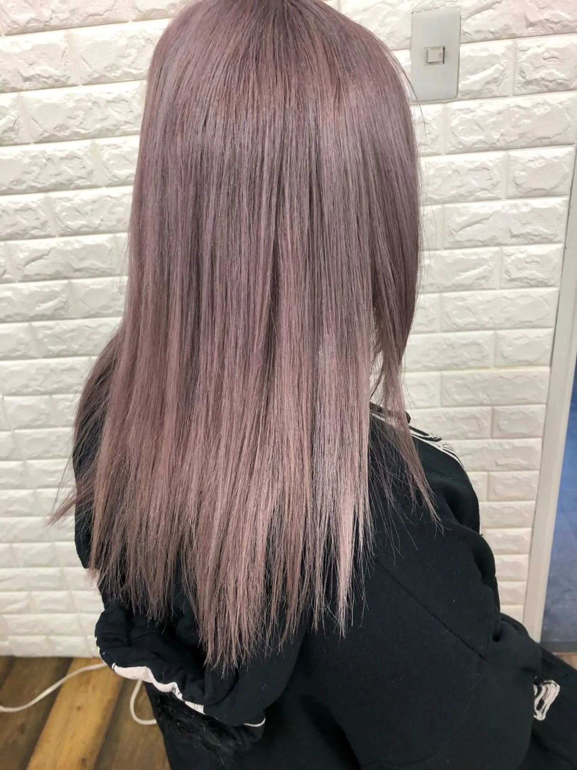 セミロング カラー ブリーチ ケアブリーチ ラベンダーカラー ヘアカラー トリートメント famille所属・famille ファミーユのヘアスタイル