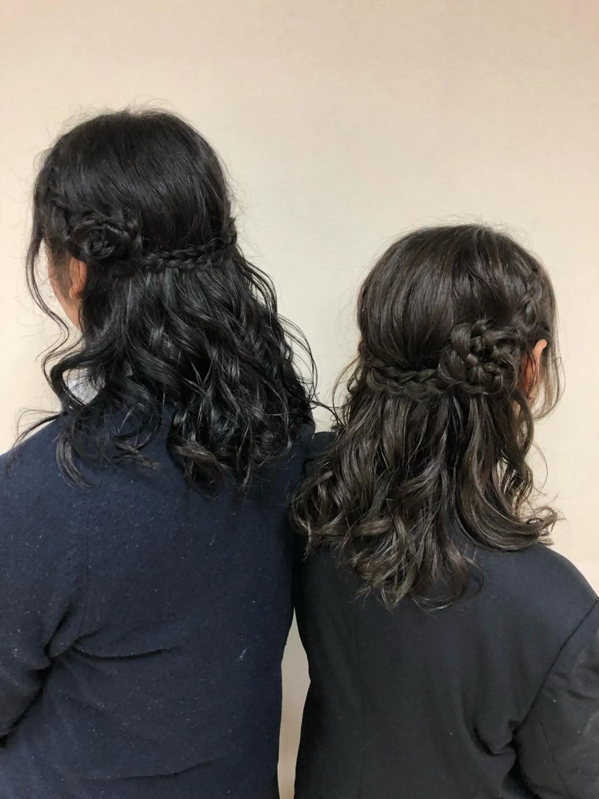 セミロング ヘアアレンジ ハーフアップ アッシュ 卒業式のヘアスタイル 髪飾り enurk店 🍋 M I K U  *のその他イメージ