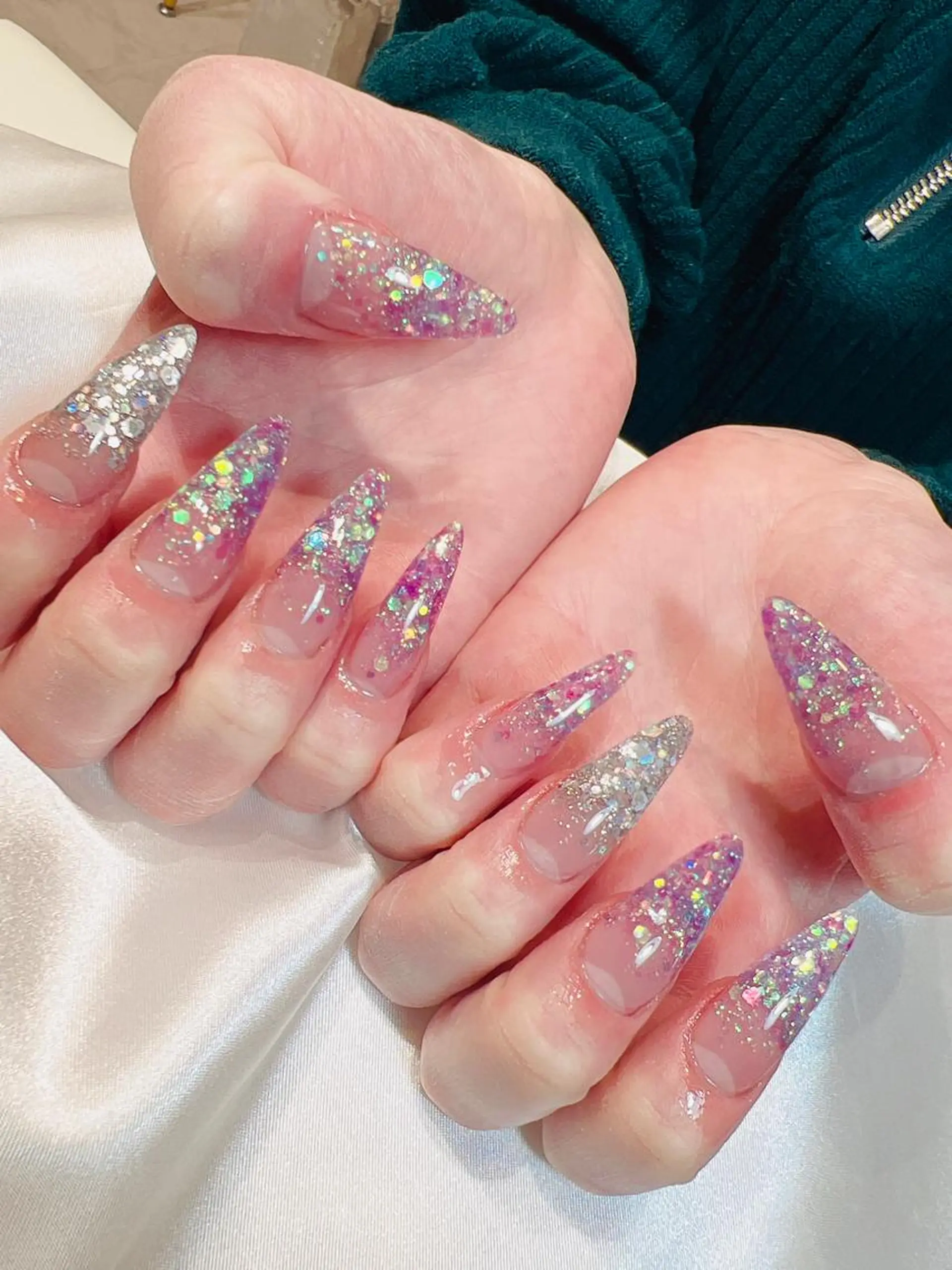 ネイル グラデーション ラメ(グリッター) ラメグラデーション スカルプネイル bijou nails　蓮のネイルデザイン