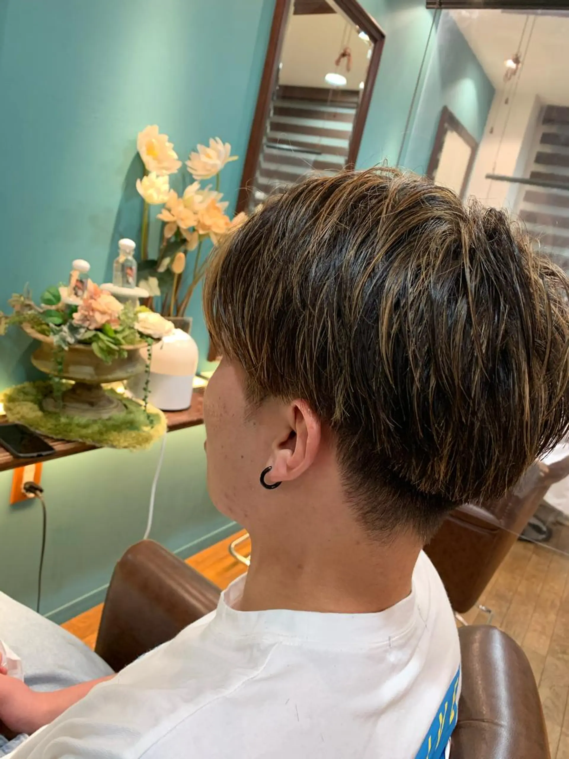 ショート カラー メンズ メンズハイライト マッシュ ハイライトカラー ハイライト カット特化美容師 齋藤桐のヘアスタイル