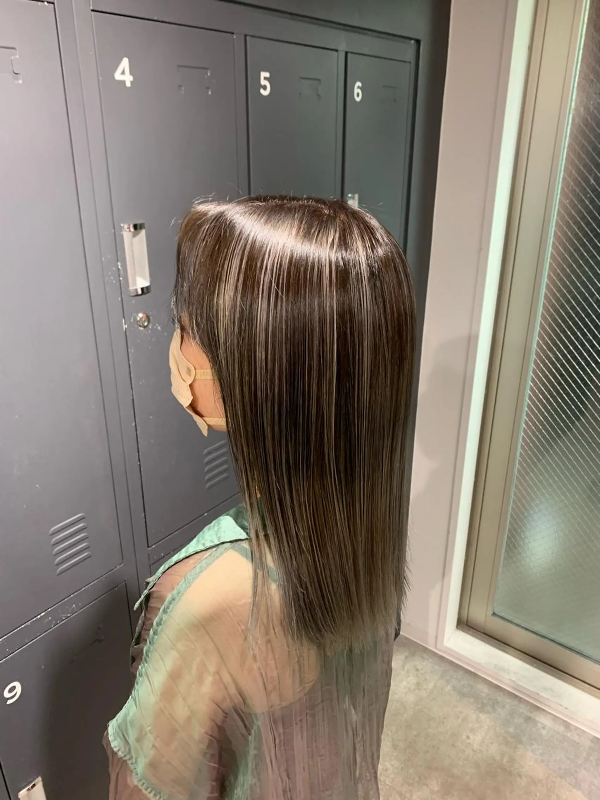 セミロング カラー バレイヤージュ レイヤーカット カット ヘアカラー トリートメント 園田 将士のヘアスタイル