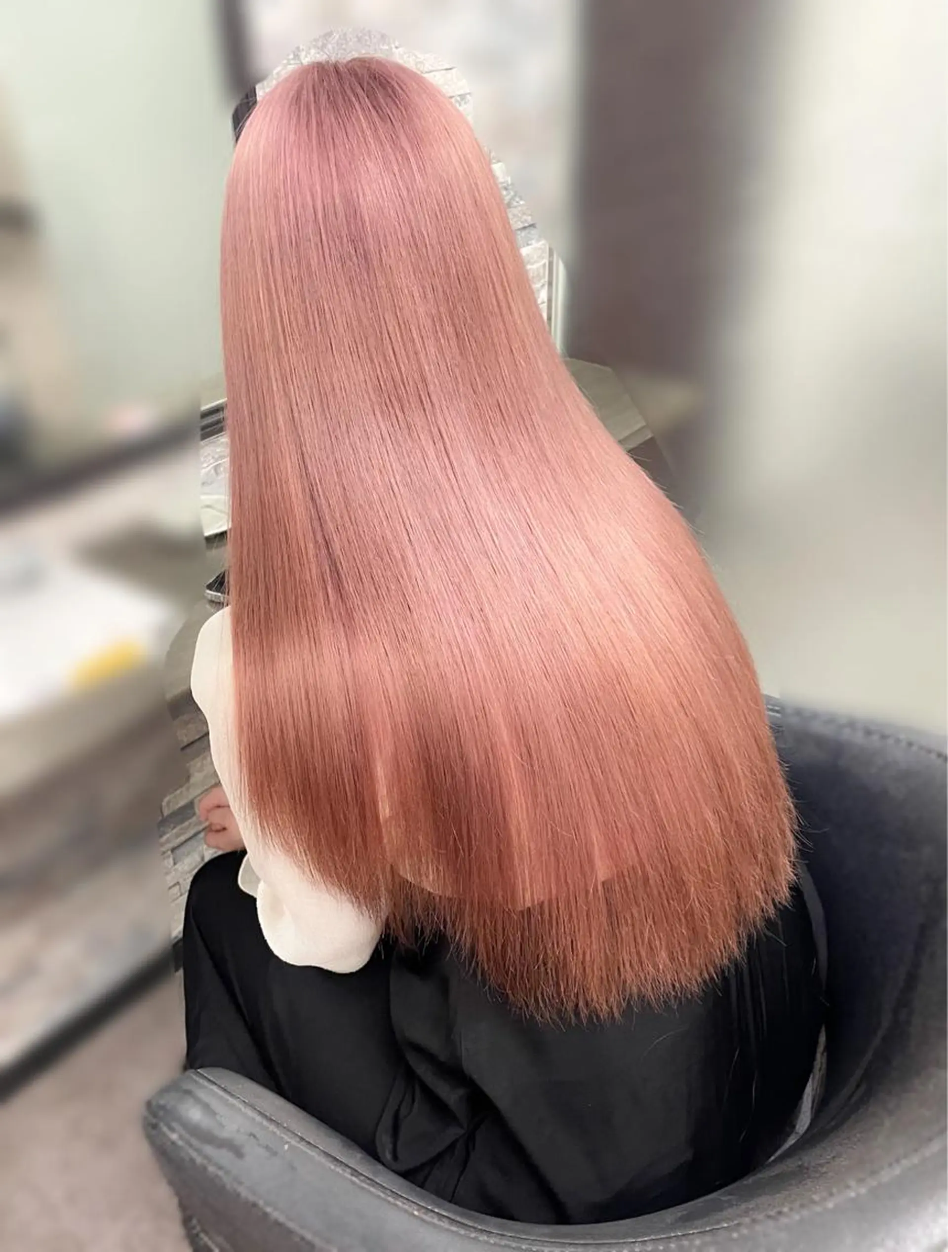 ロング カラー ベージュカラー ブリーチ ピンクカラー ピンクベージュ ハイトーンエクステ 🎩カズキ🎩のヘアスタイル