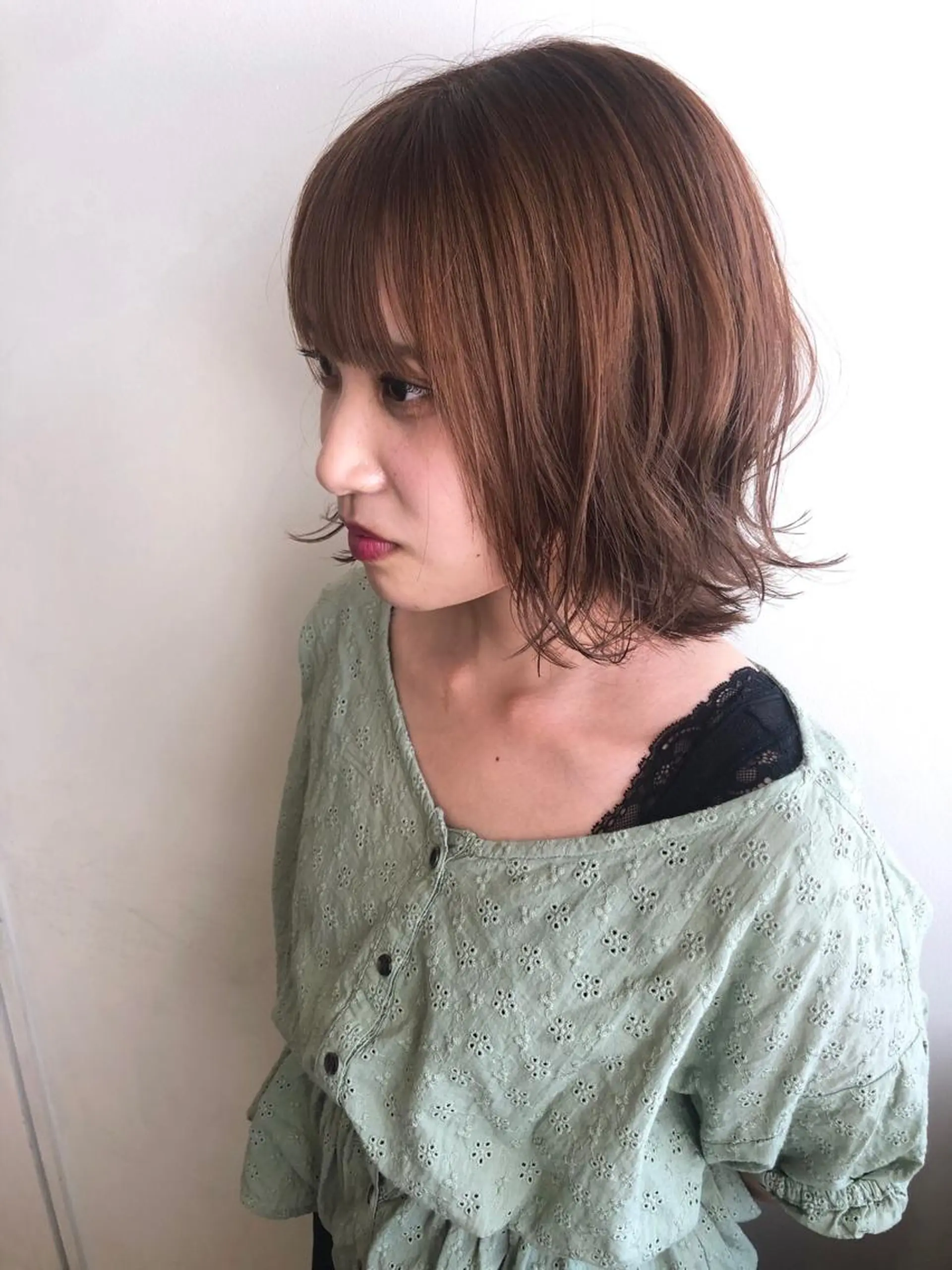 ショート カラー カット トリートメント MIOベージュカラー 柔らかいカラーのヘアスタイル