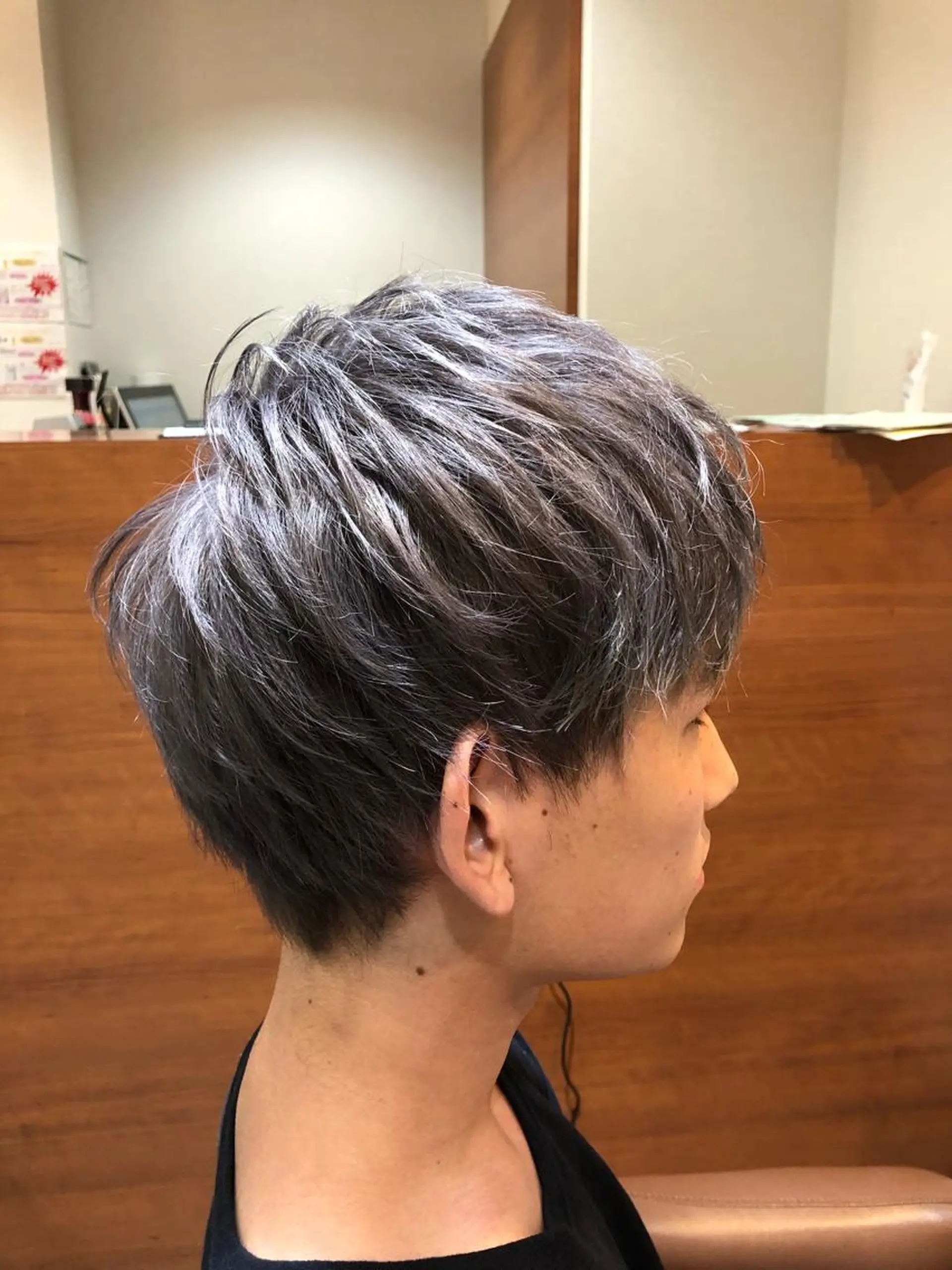 カラー メンズ アッシュ シルバー シルバーアッシュ 萩原 凌✄﻿のヘアスタイル