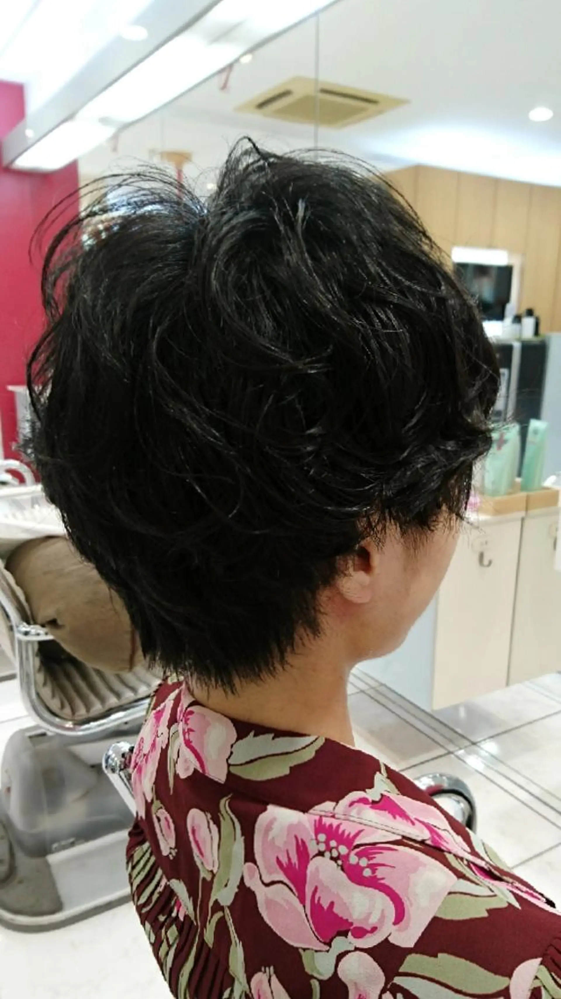 ショート パーマ 仲村 友孝のヘアスタイル