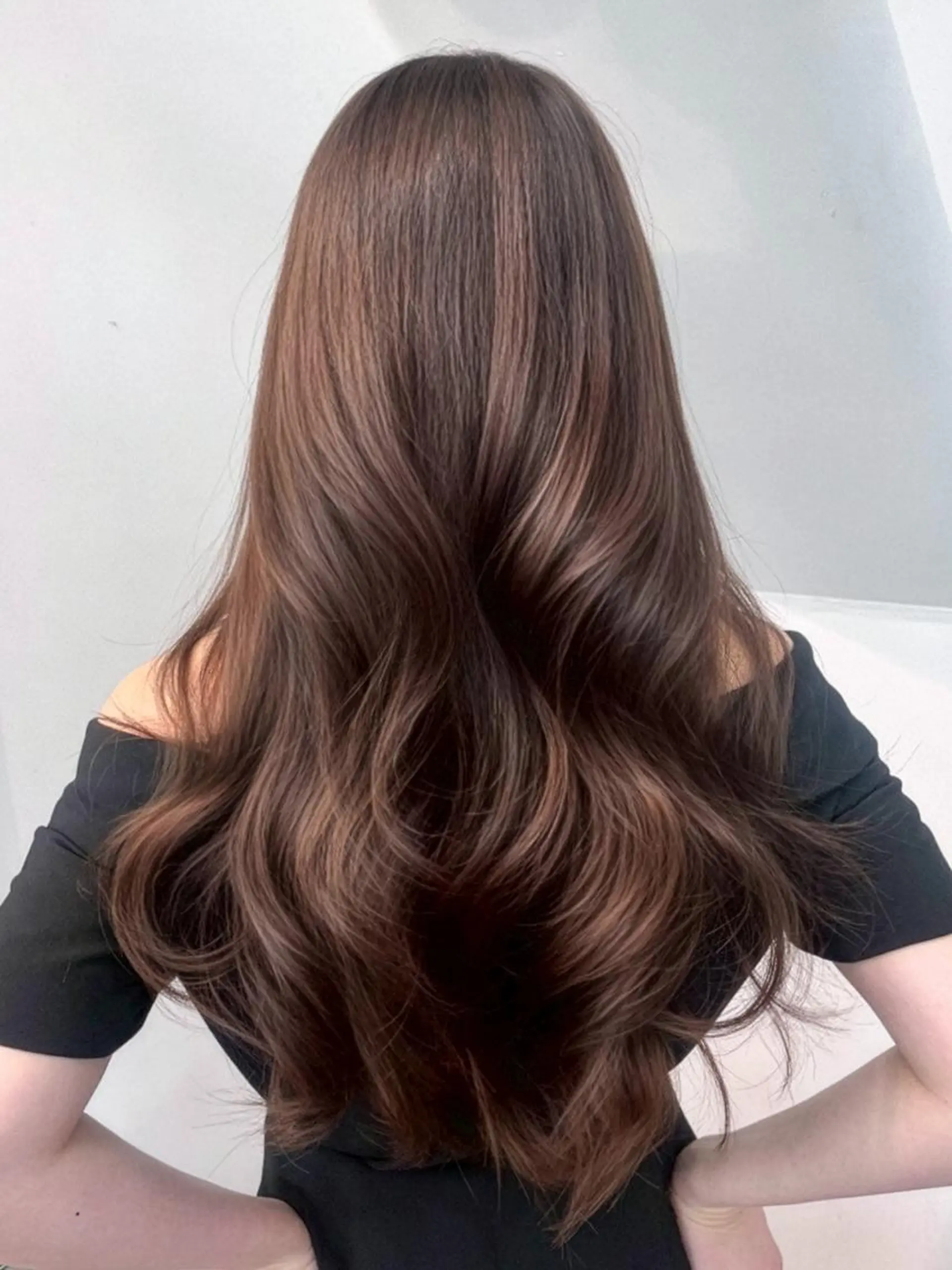 ロング カラー ベージュカラー ココアベージュ 顔まわりレイヤー 顔周りカット 韓国風ヘア カット ヘアカラー トリートメント ITbyALBUM 下北沢店のヘアスタイル