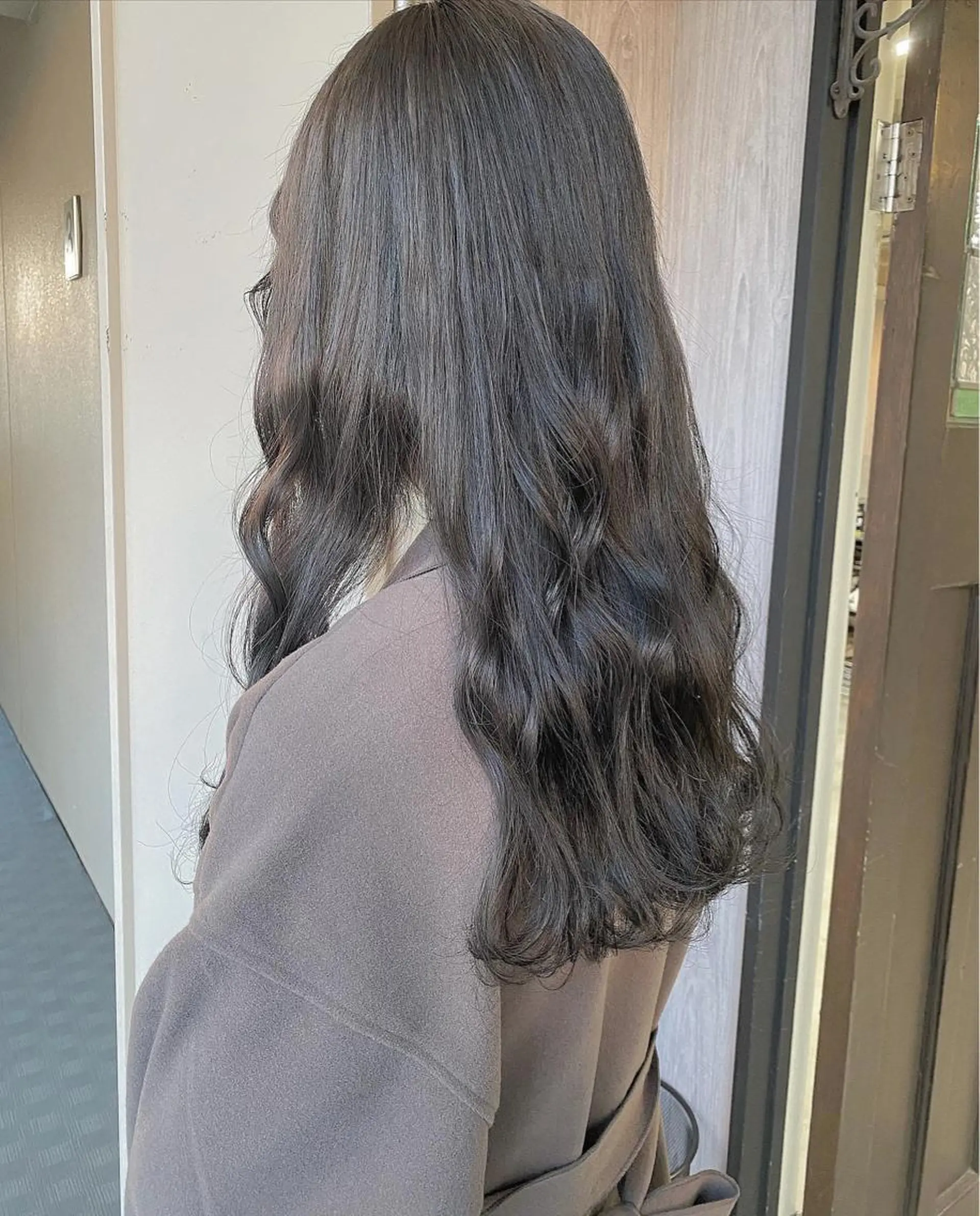 セミロング カラー GiseL アンリのヘアスタイル