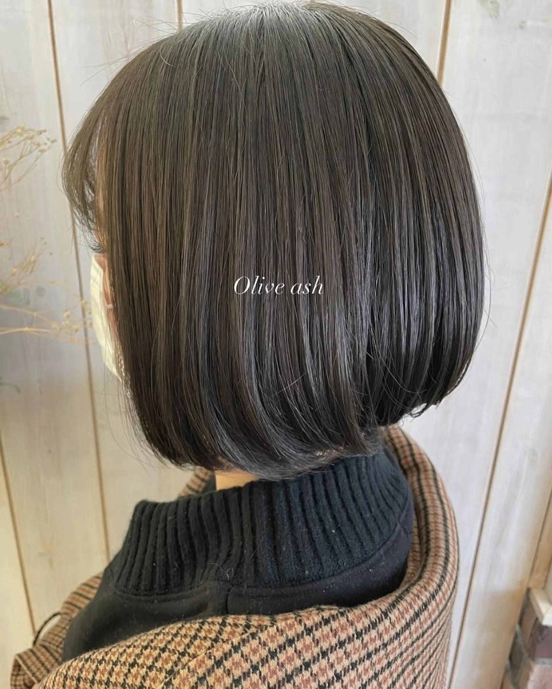 ショート カラー 中井 茅佳のヘアスタイル