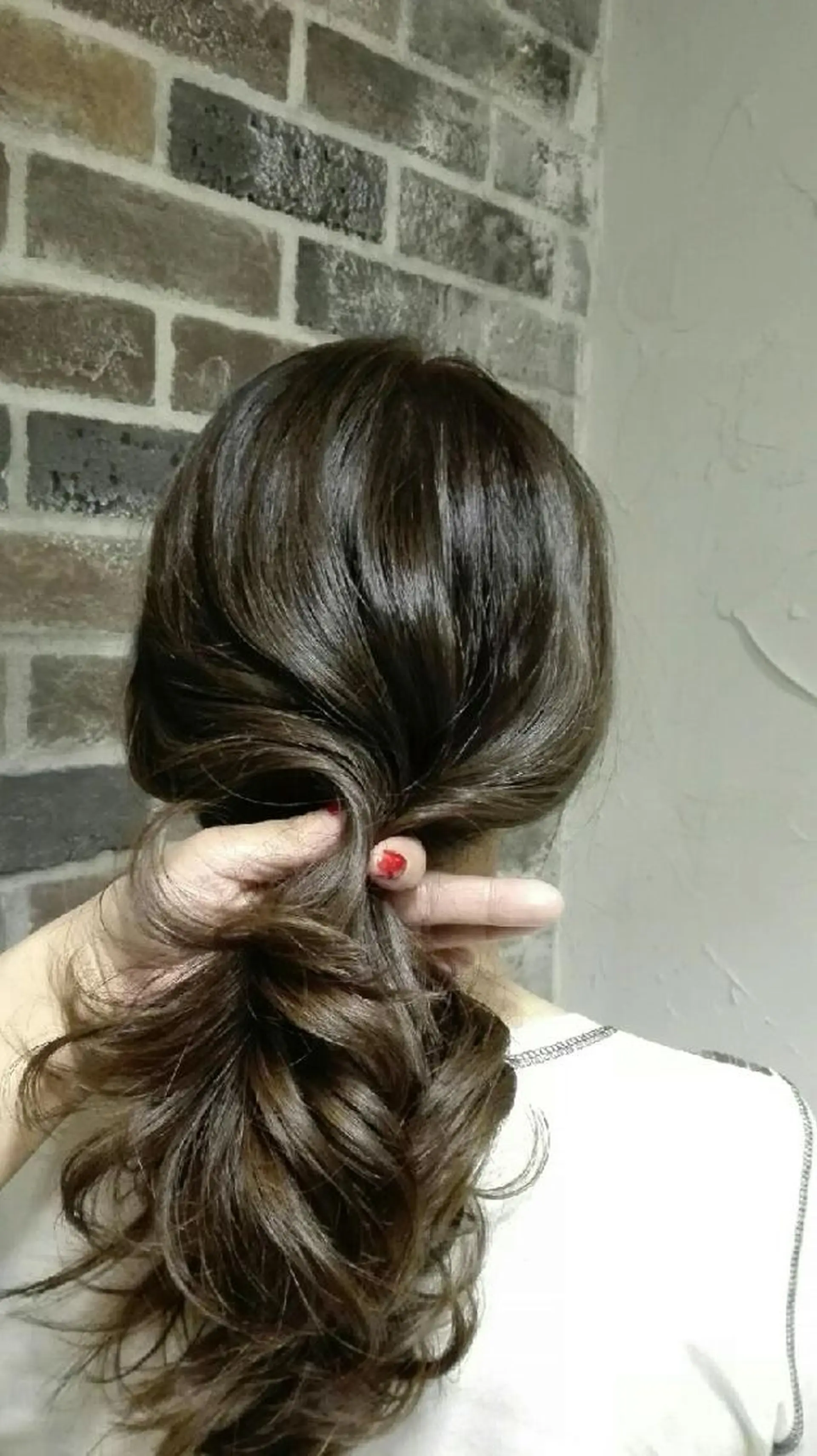 セミロング カラー パーマ ヘアアレンジ メンズ キッズ ネイル マツエク・マツパ メンズブリーチ ブリーチ 透明感カラー デザインカラー グラデーションカラー カット ヘアカラー トリートメント MEGUMI megumiのヘアスタイル