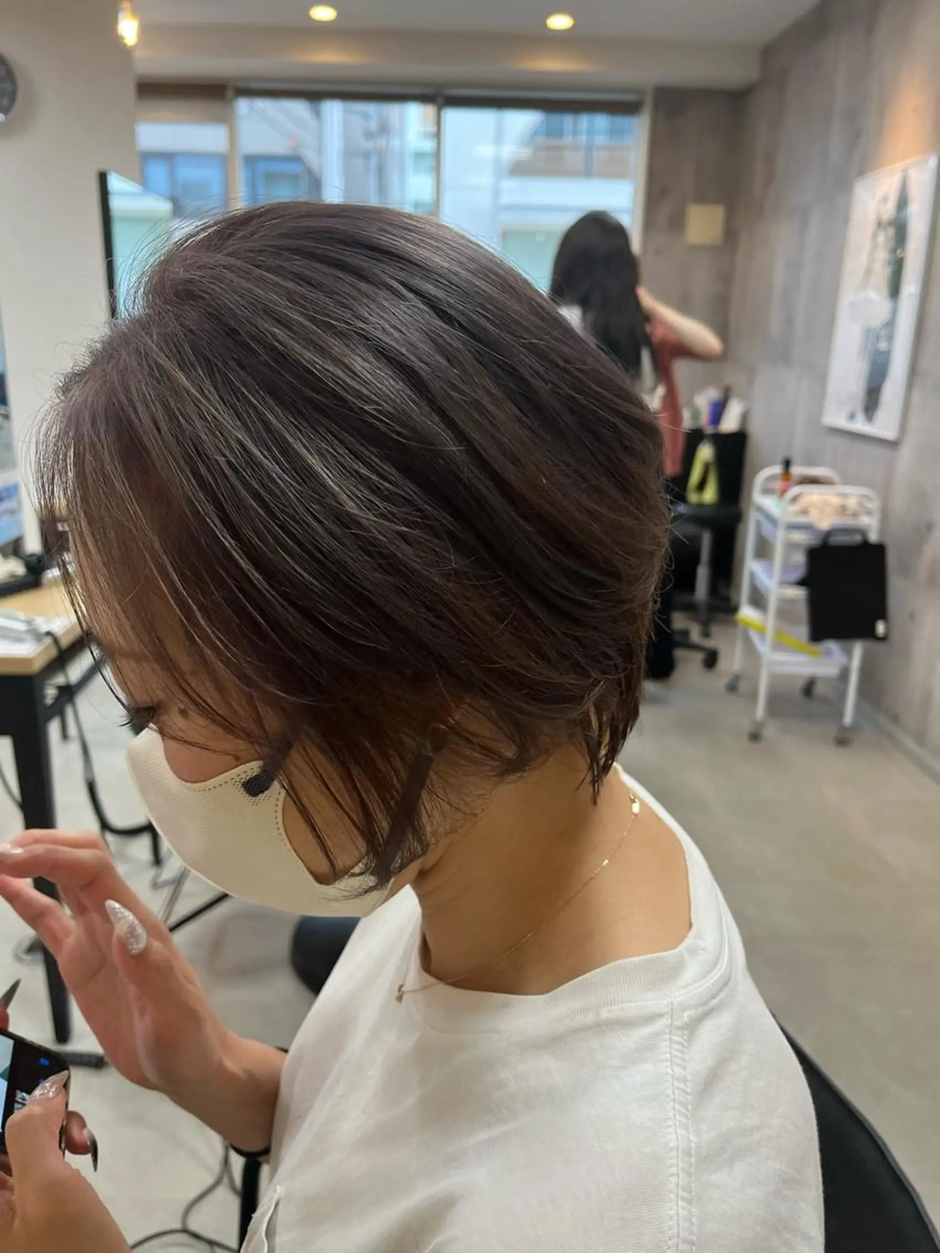 ショート カラー 坂田 優子のヘアスタイル