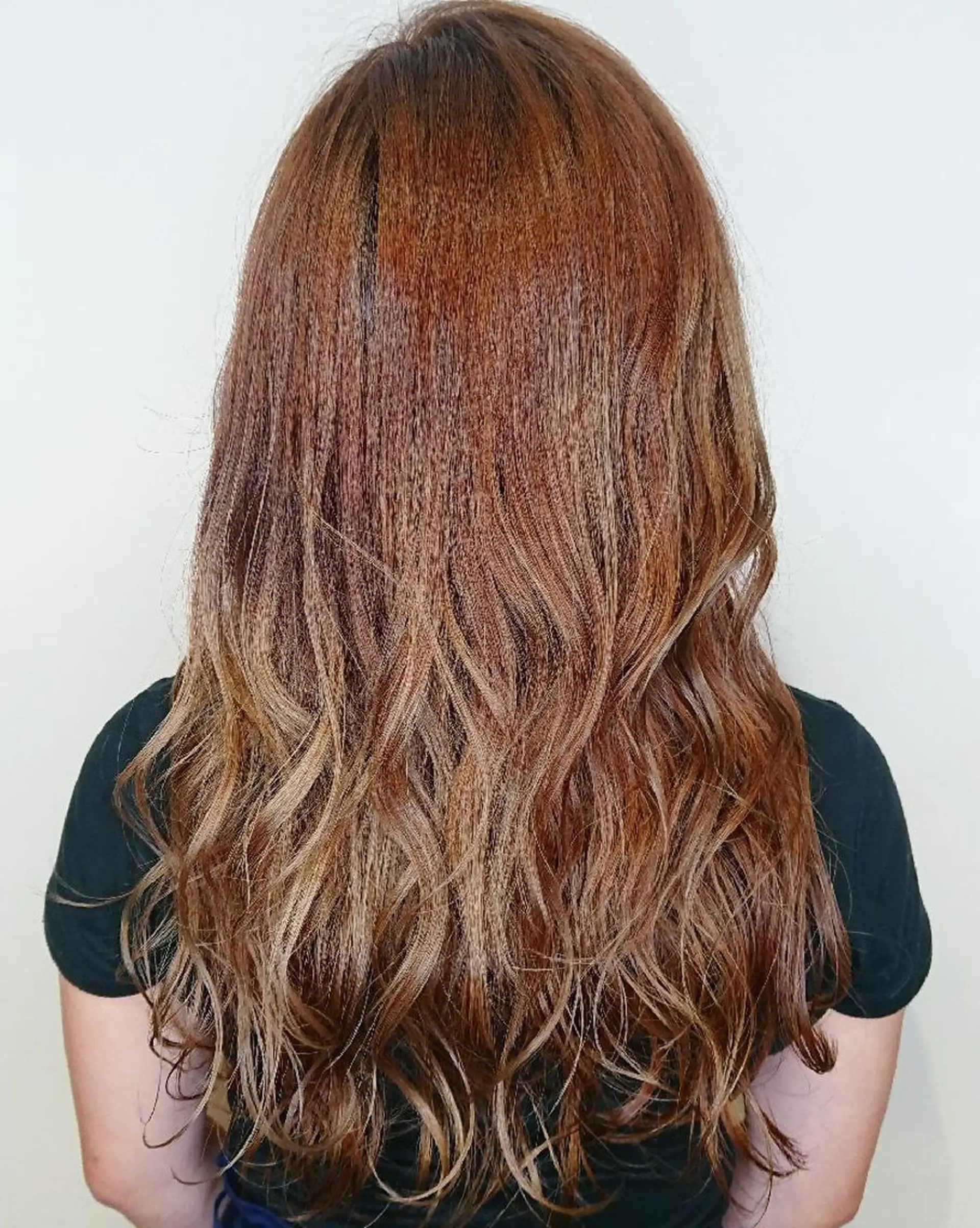 カラー グラデーションカラー ヘアカラー トリートメント ブリーチ/ヘアケア/ 艶髪/イギチハルのヘアスタイル