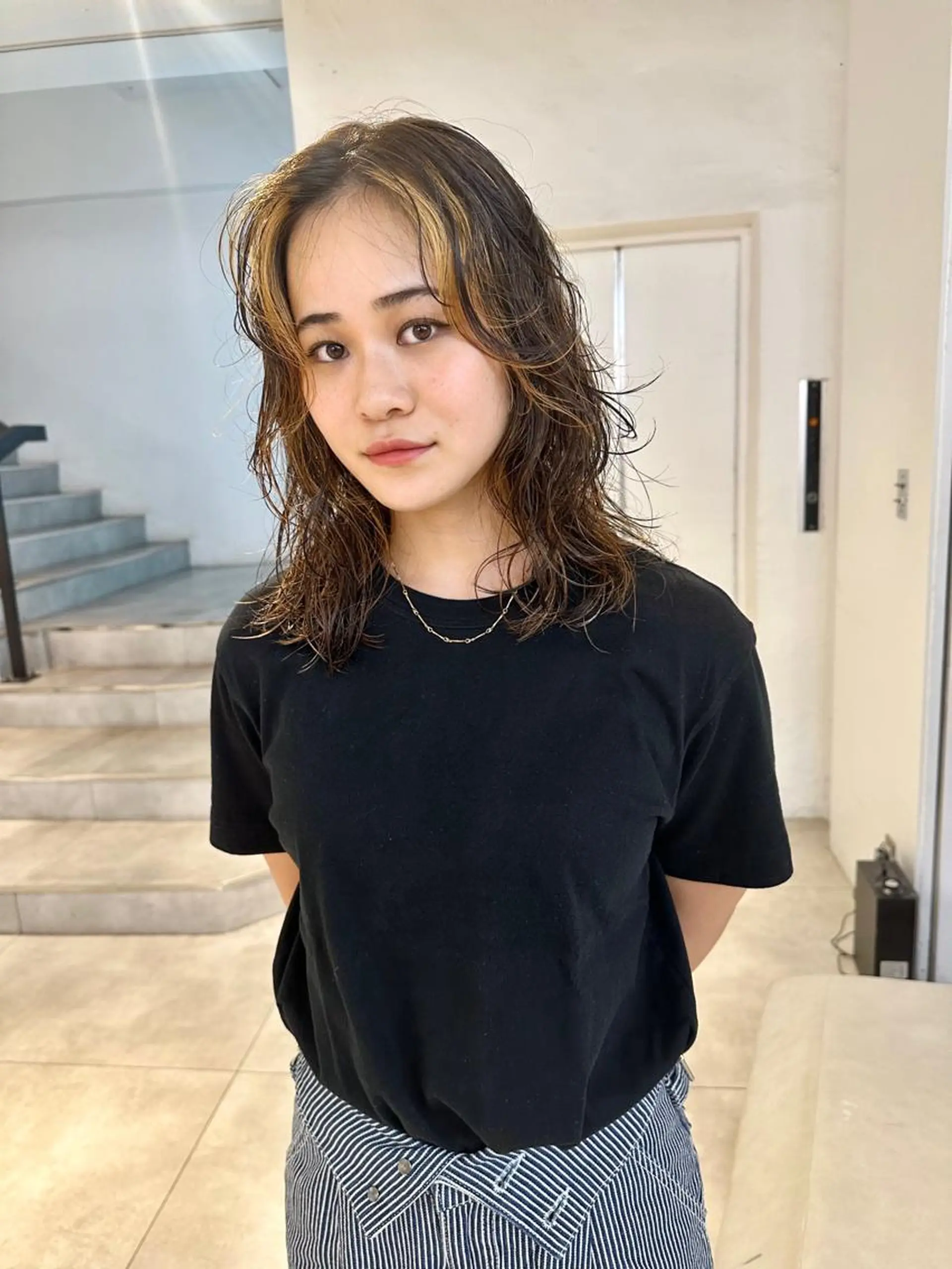 ミディアム カラー パーマ ミディアムパーマ ハイライトカラー ハイライト 顔周りカット/透明感 カラー✂️MEIのヘアスタイル