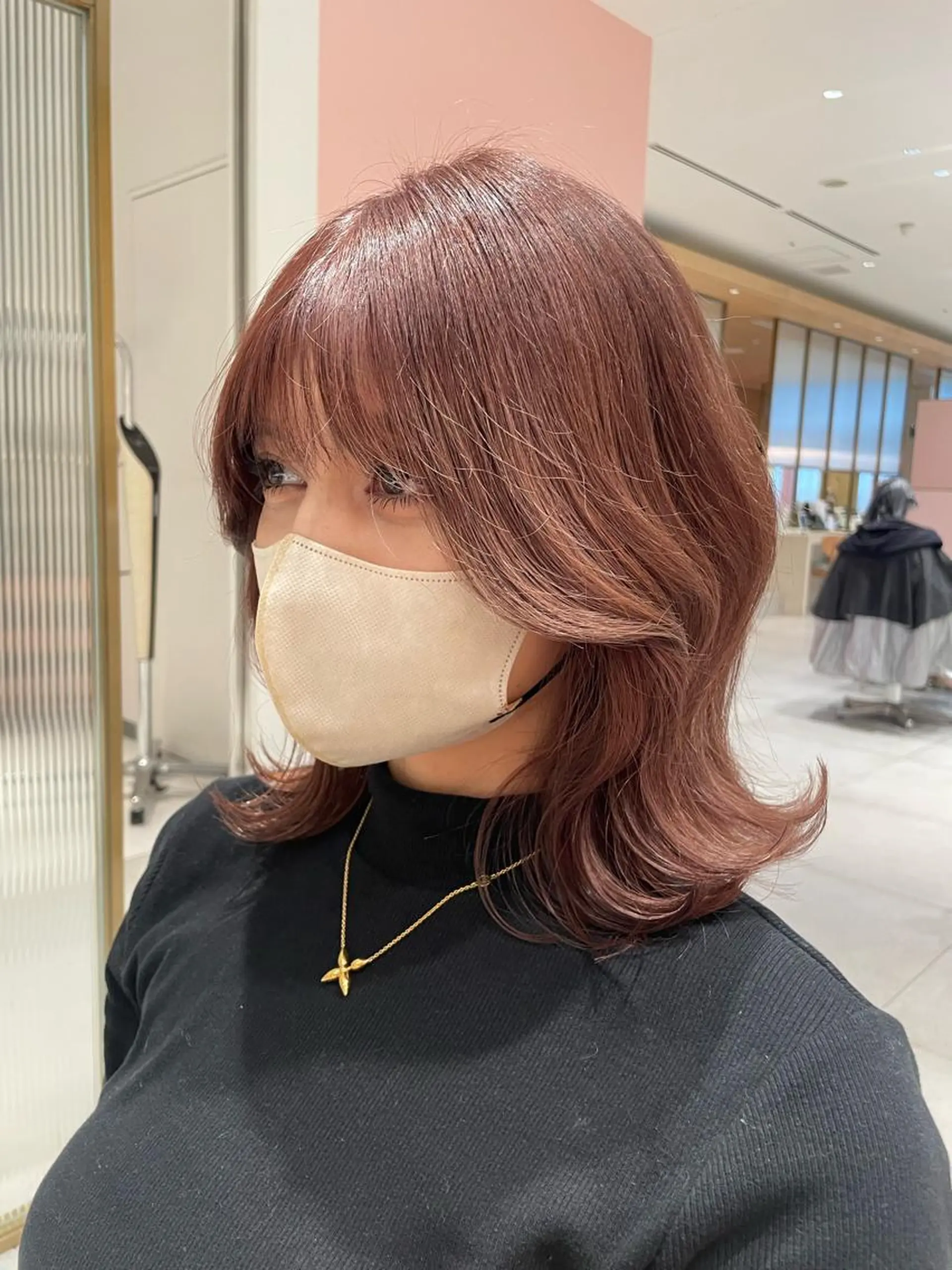 ショート カラー ヘアアレンジ 🤎小顔レイヤー /ベージュ🤎友香のヘアスタイル