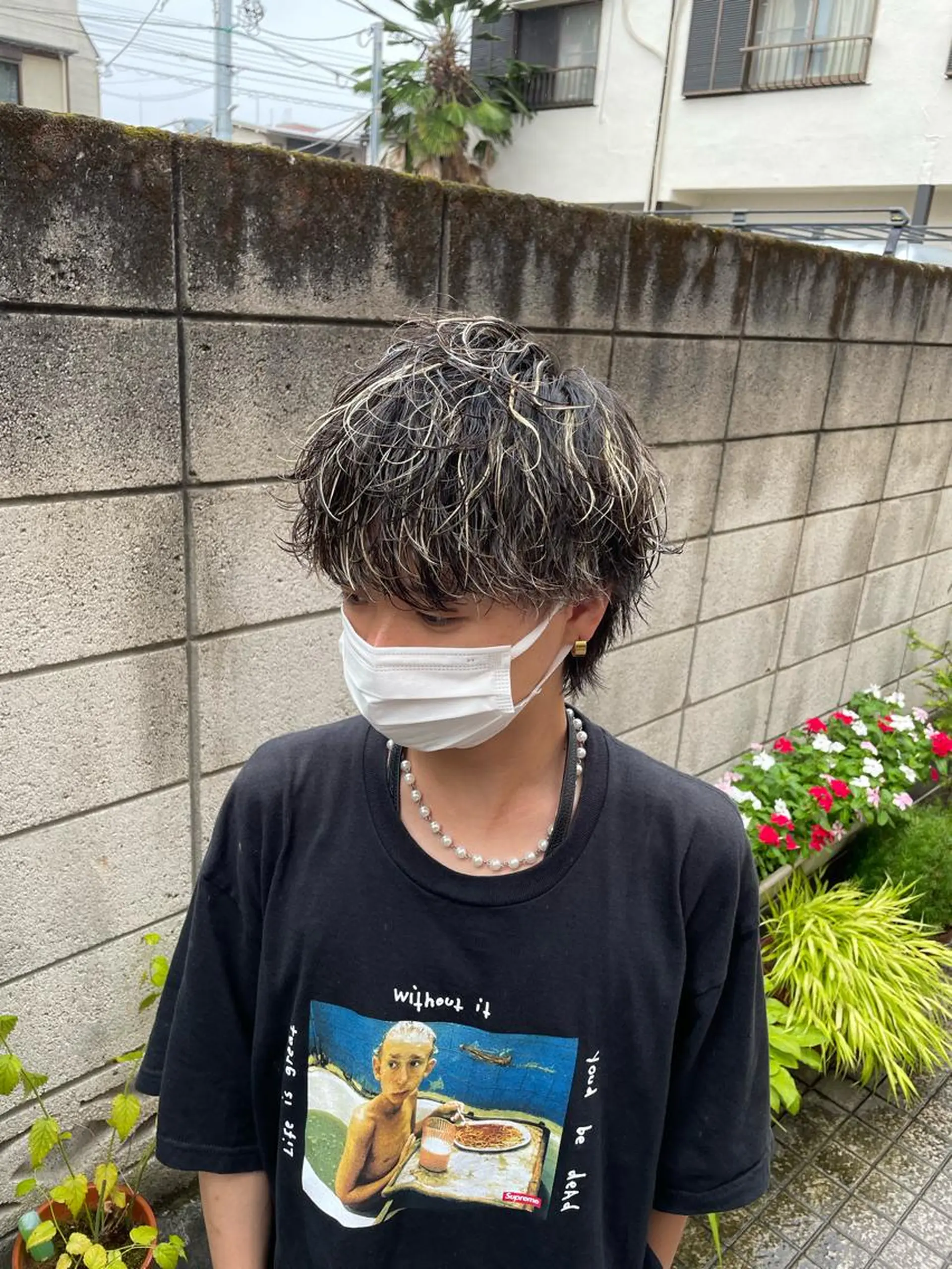 ショート カラー パーマ ヘアアレンジ メンズ アイブロウ センターパート マッシュウルフ マッシュ メンズパーマ メンズツイストパーマ カット ヘアカラー トリートメント ヘッドスパ ヘアセット スパイキー/フェザー /波巻き/かいとのヘアスタイル