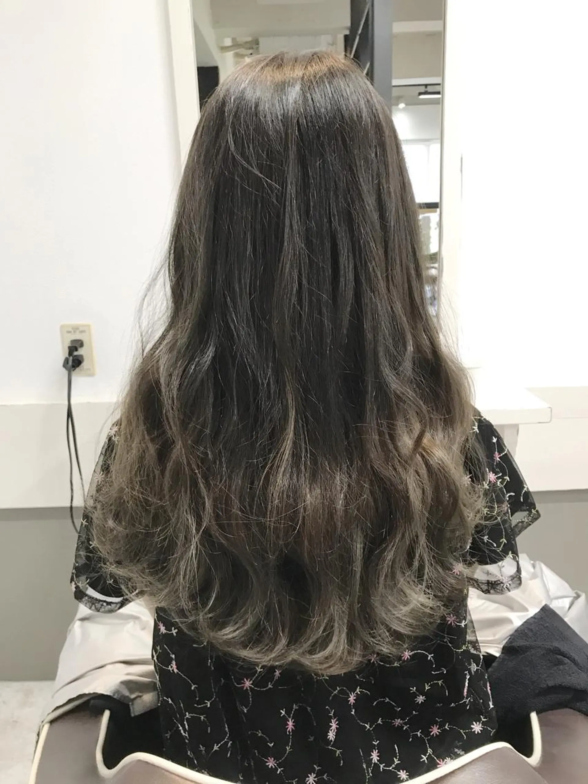 セミロング カラー ヘアアレンジ ブリーチ 透明感カラー グラデーションカラー グレージュ ブリーチなしカラー GiseL天神カラー 髪質改善/ブリーチのヘアスタイル