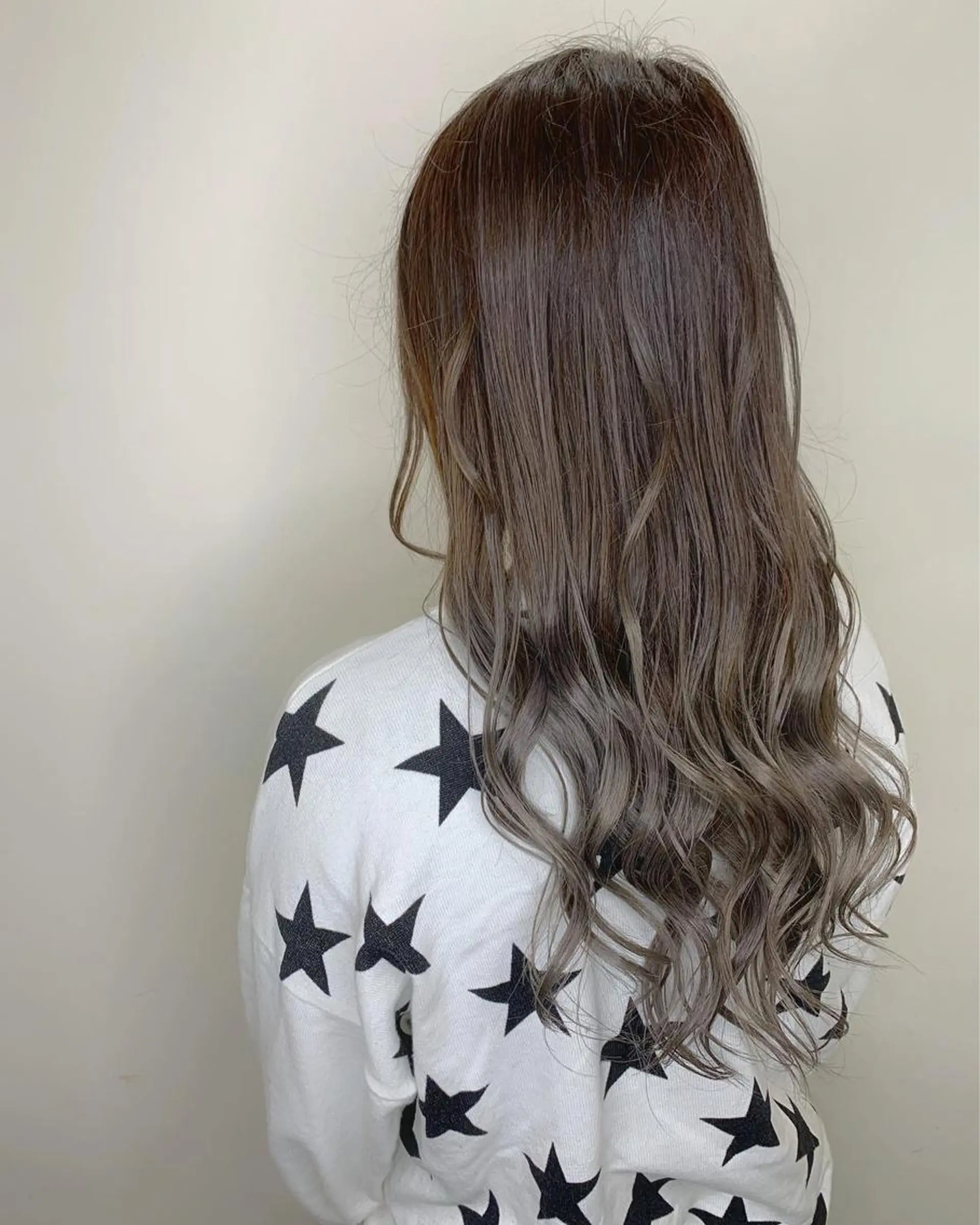 ロング カラー グラデーションカラー カット パーマ トリートメント 艶髪クリエイター🪽 秋田 聖也のヘアスタイル