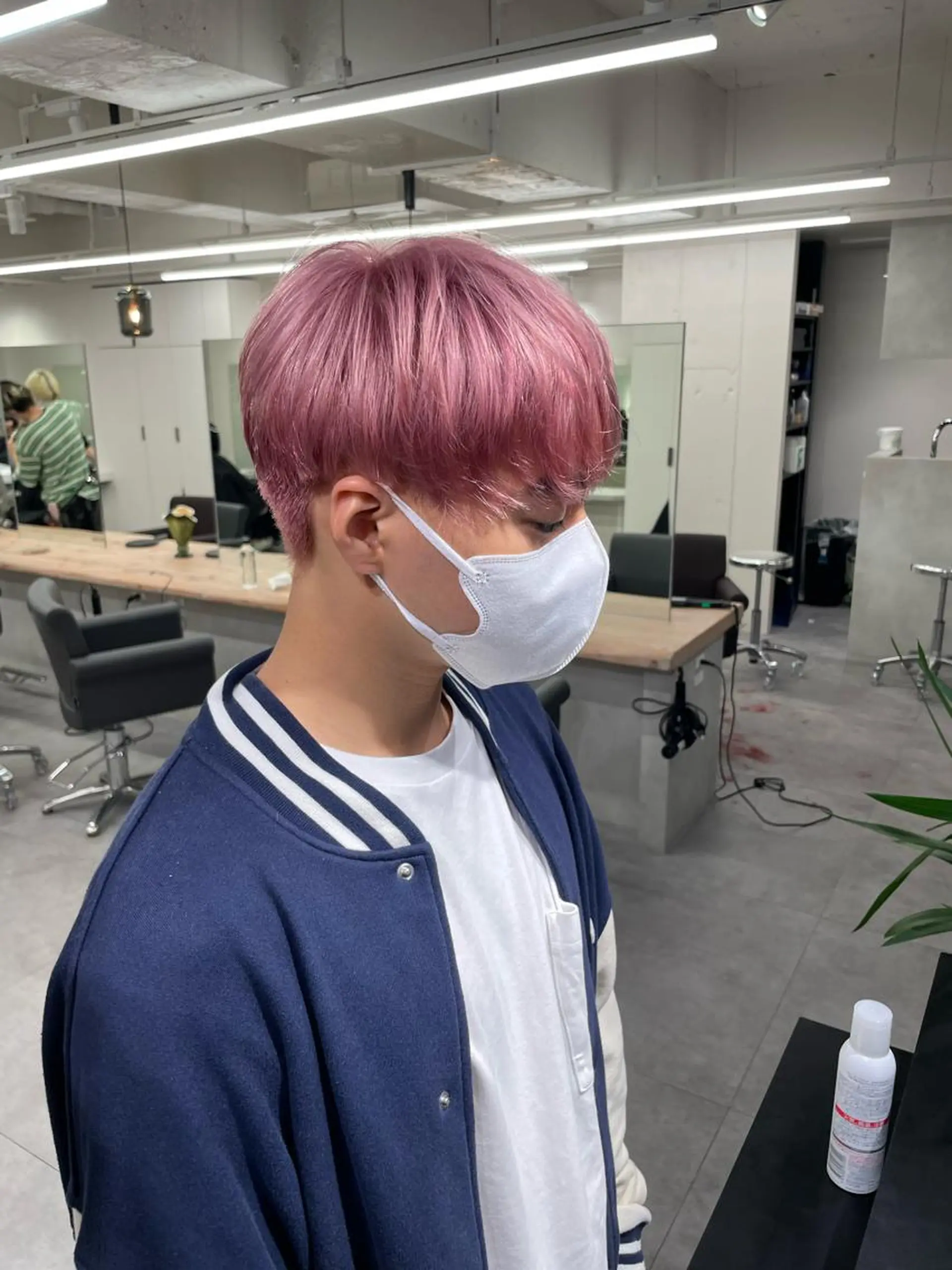 ショート カラー メンズ メンズハイトーン ハイトーンカラー ピンクカラー ブリーチ特化 ハイトーンRYOYAのヘアスタイル