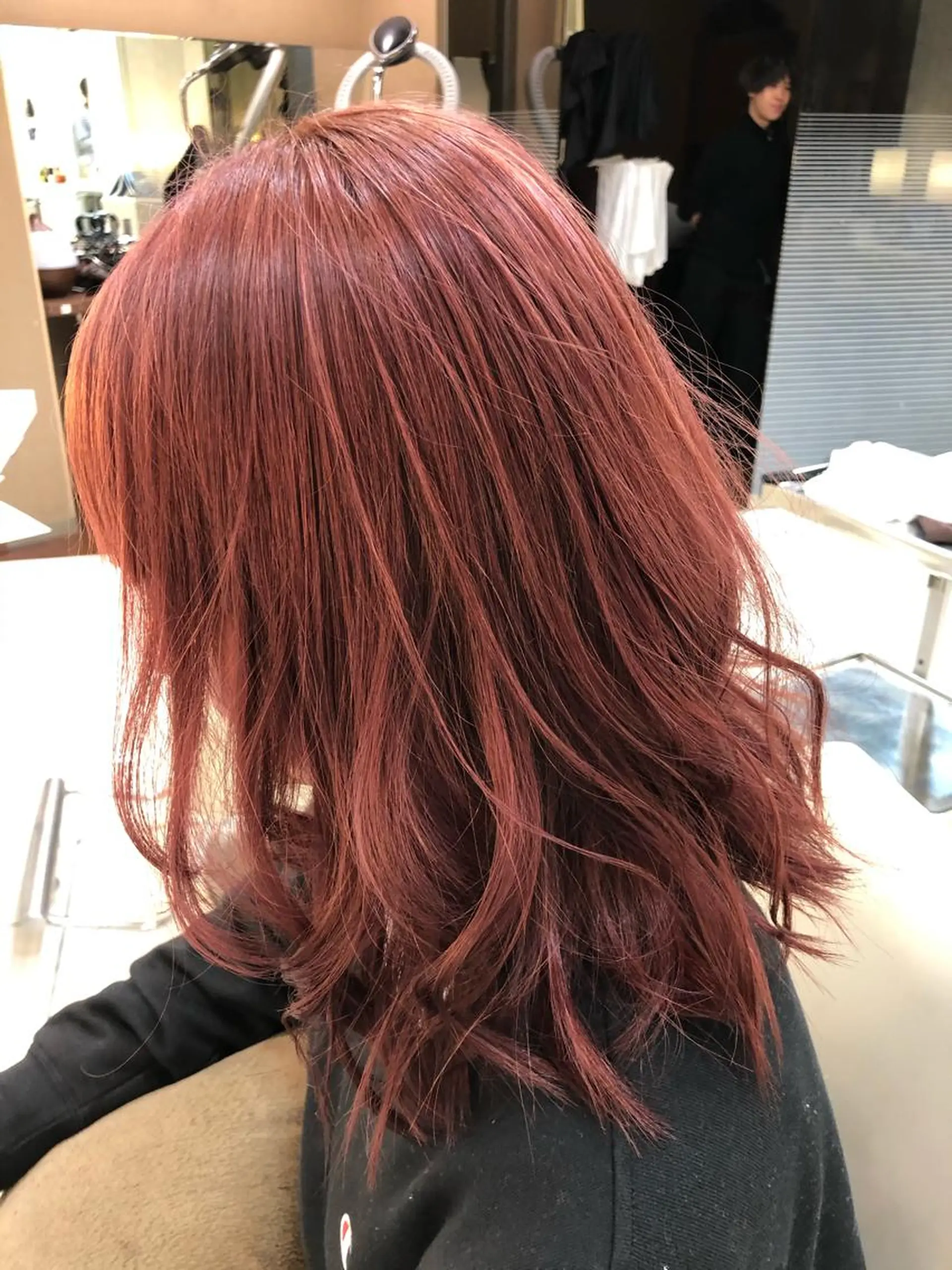 ミディアム ヘアカラー 神田 澪史のヘアスタイル