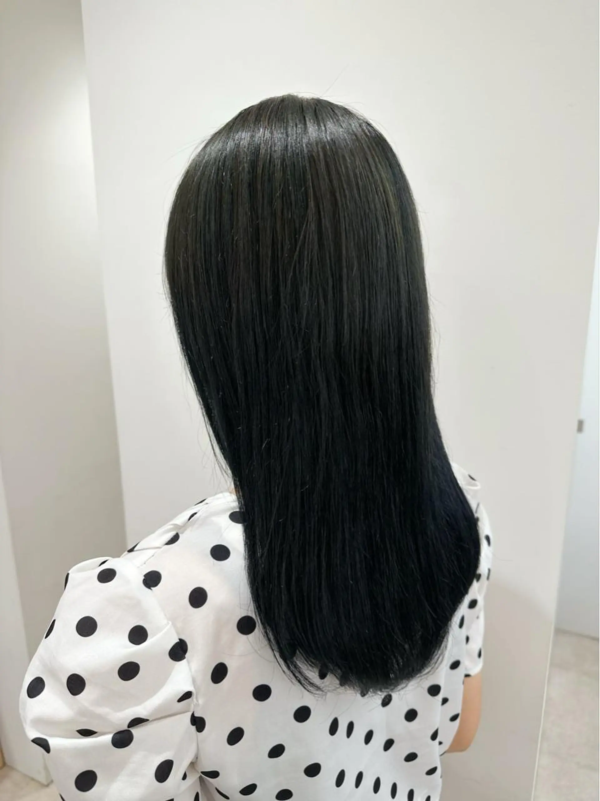 ロング 越後 遥/ 透明感カラー🪞🤍のヘアスタイル