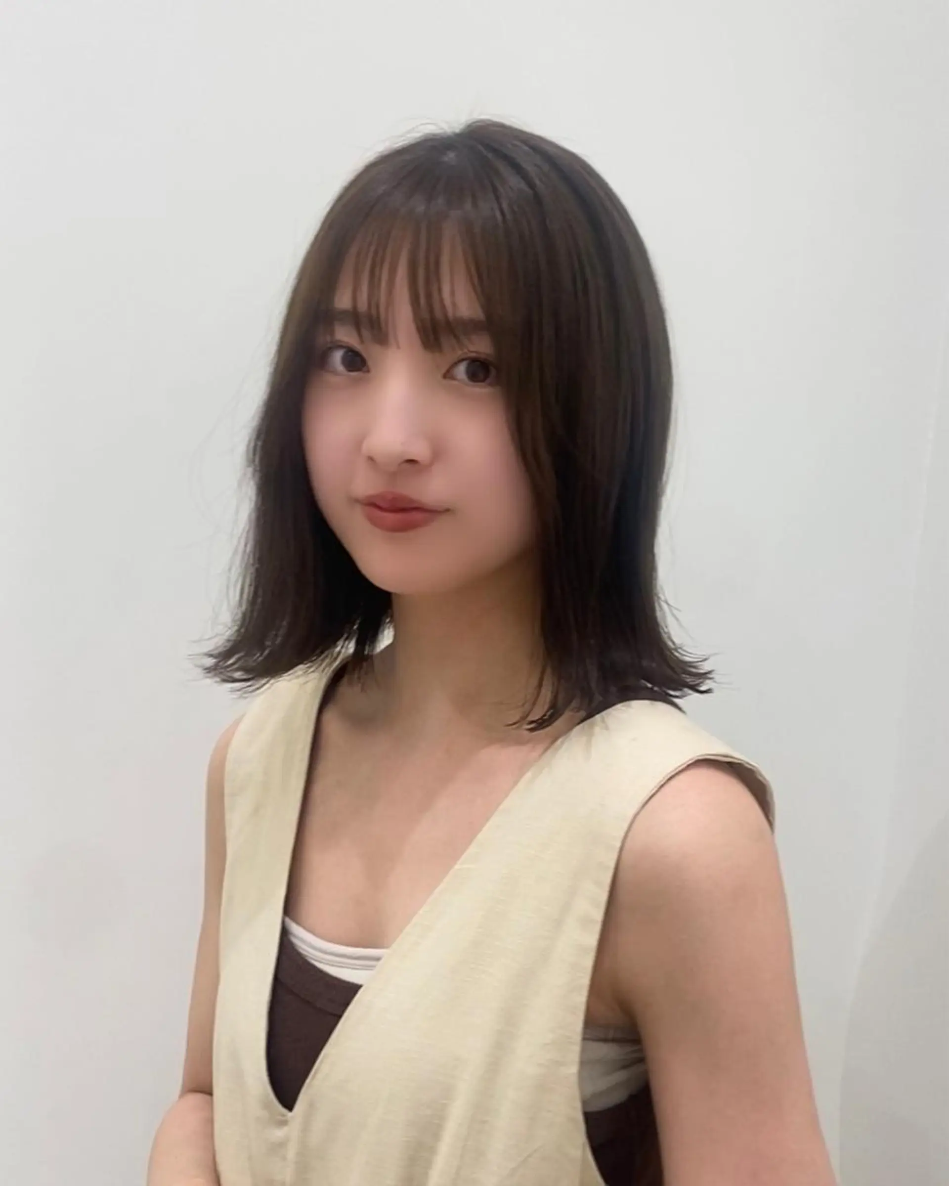 ミディアム カラー ワンレンボブ ショートボブ ブリーチ ハイトーンカラー インナーカラー 🌿レイヤー/ブリー チ/🌿‬JINのヘアスタイル