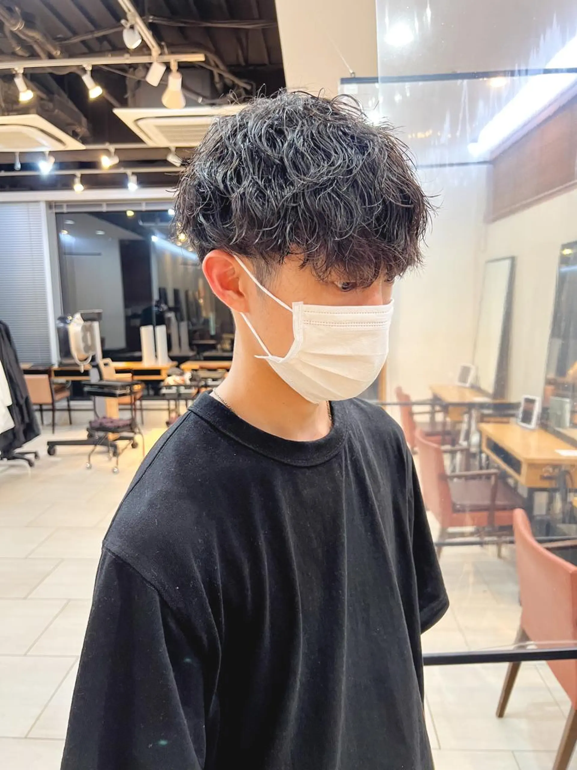 ショート パーマ メンズ メンズパーマ 波巻きパーマ カット パーマ メンズカット曲がる 縮毛矯正佐々木タクマのヘアスタイル