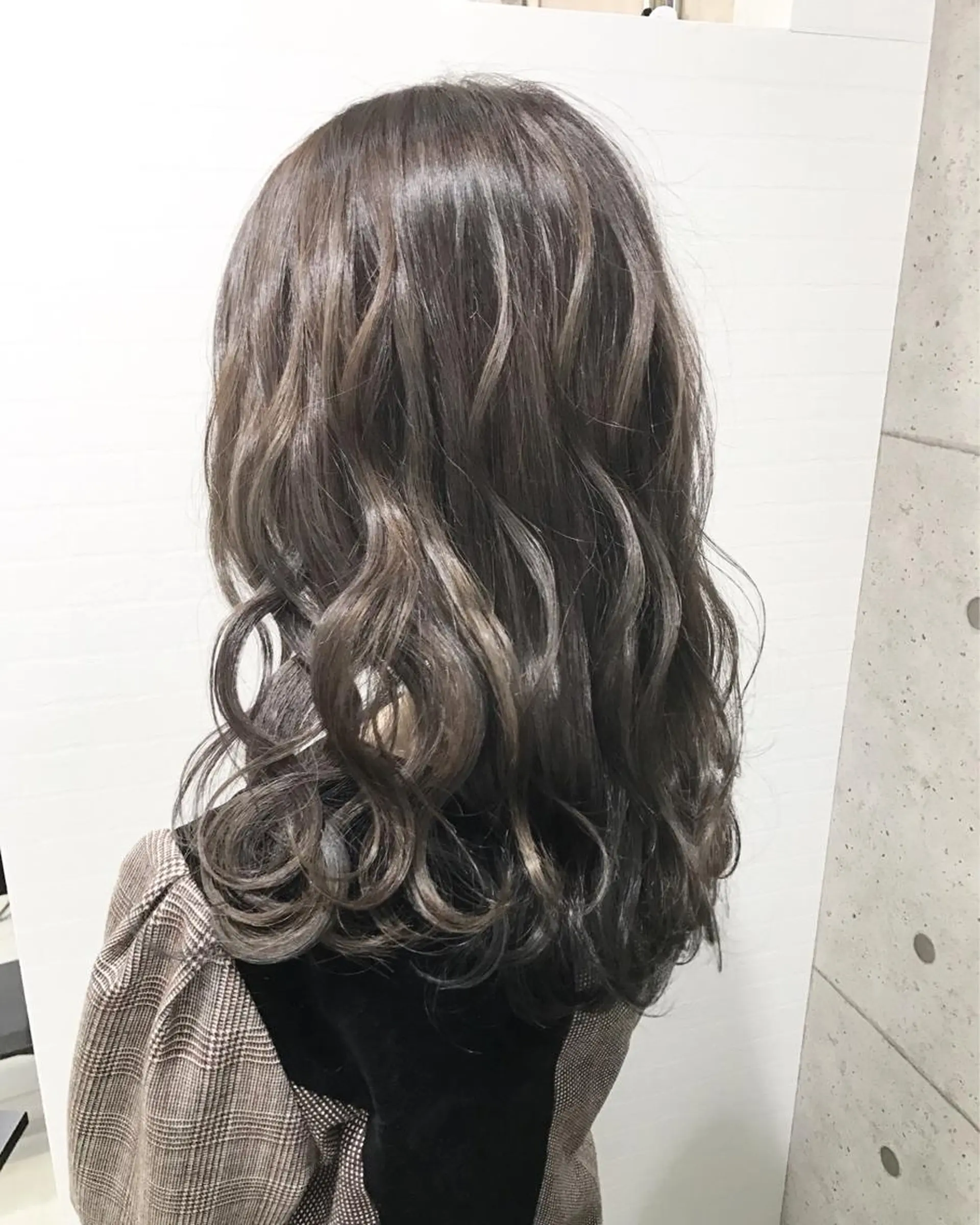 セミロング カラー ヘアアレンジ グレージュ ハイライトカラー ハイライト ヘアカラー トリートメント 縮毛矯正 髪質改善寺坂雄飛💐のヘアスタイル