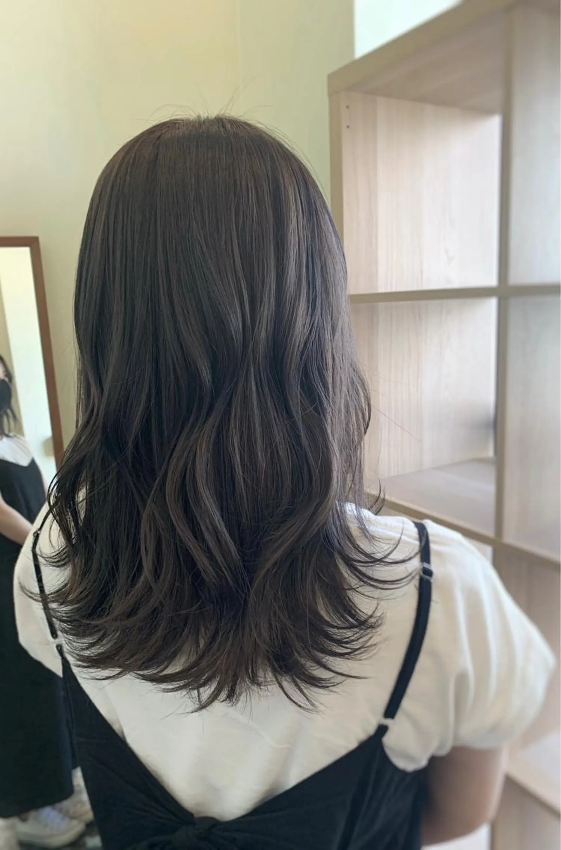セミロング カラー 透明感カラー グレージュ ヘアカラー yuri🌼 NUMBER 天王寺のヘアスタイル