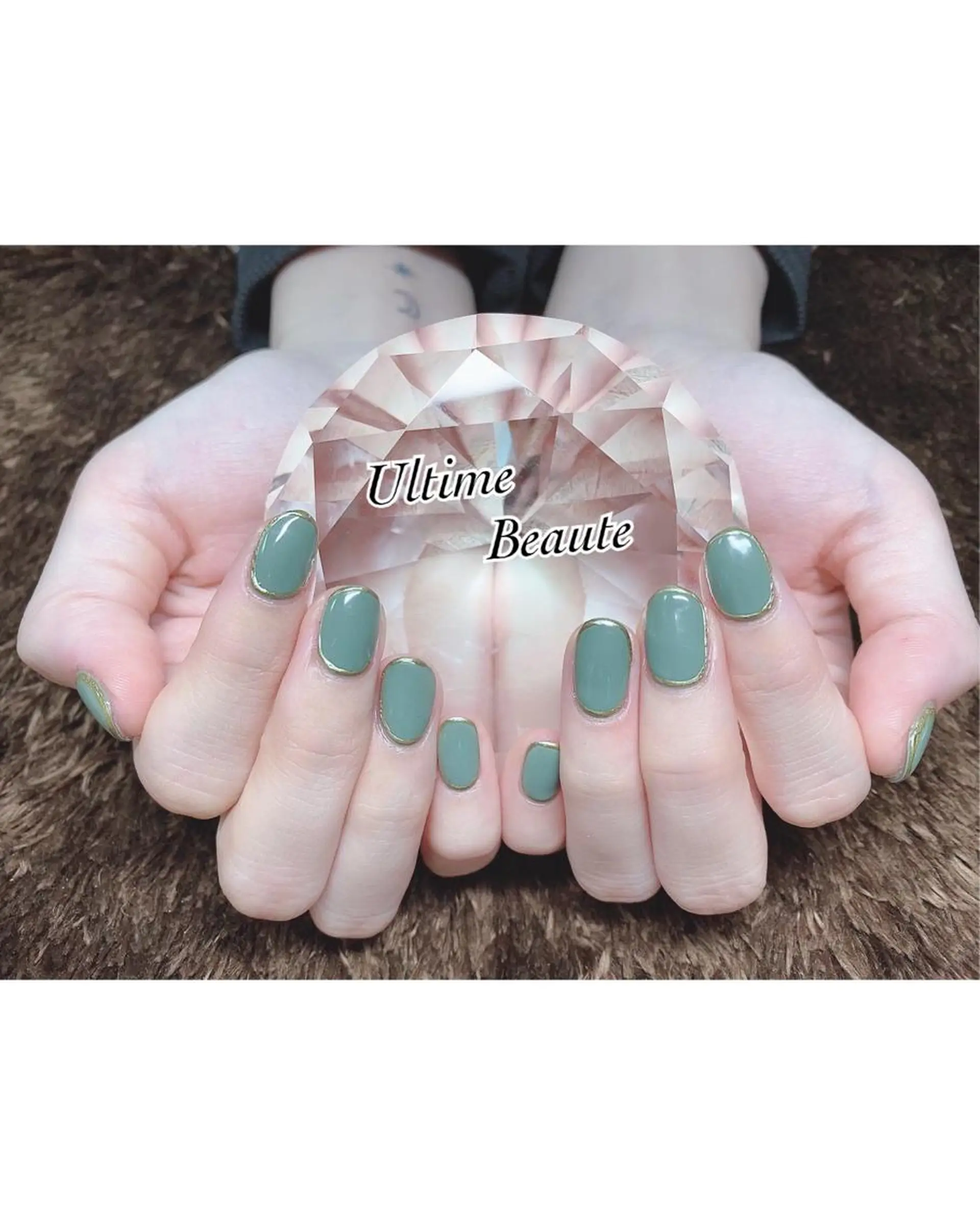 ネイル ゴールド グリーン 石塚 亜矢加のネイルデザイン