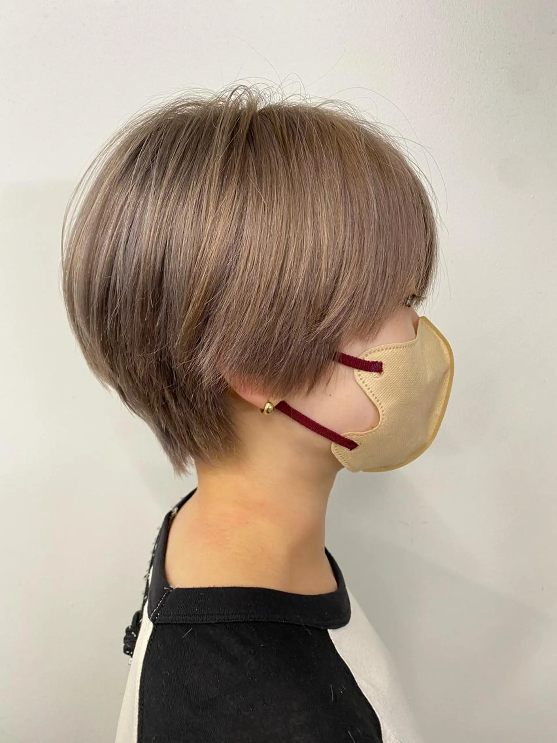ショート カラー ベージュカラー ブリーチ ミルクティーベージュ カット ヘアカラー トリートメント 最高峰ボブ/ 切りっぱなし/田野のヘアスタイル