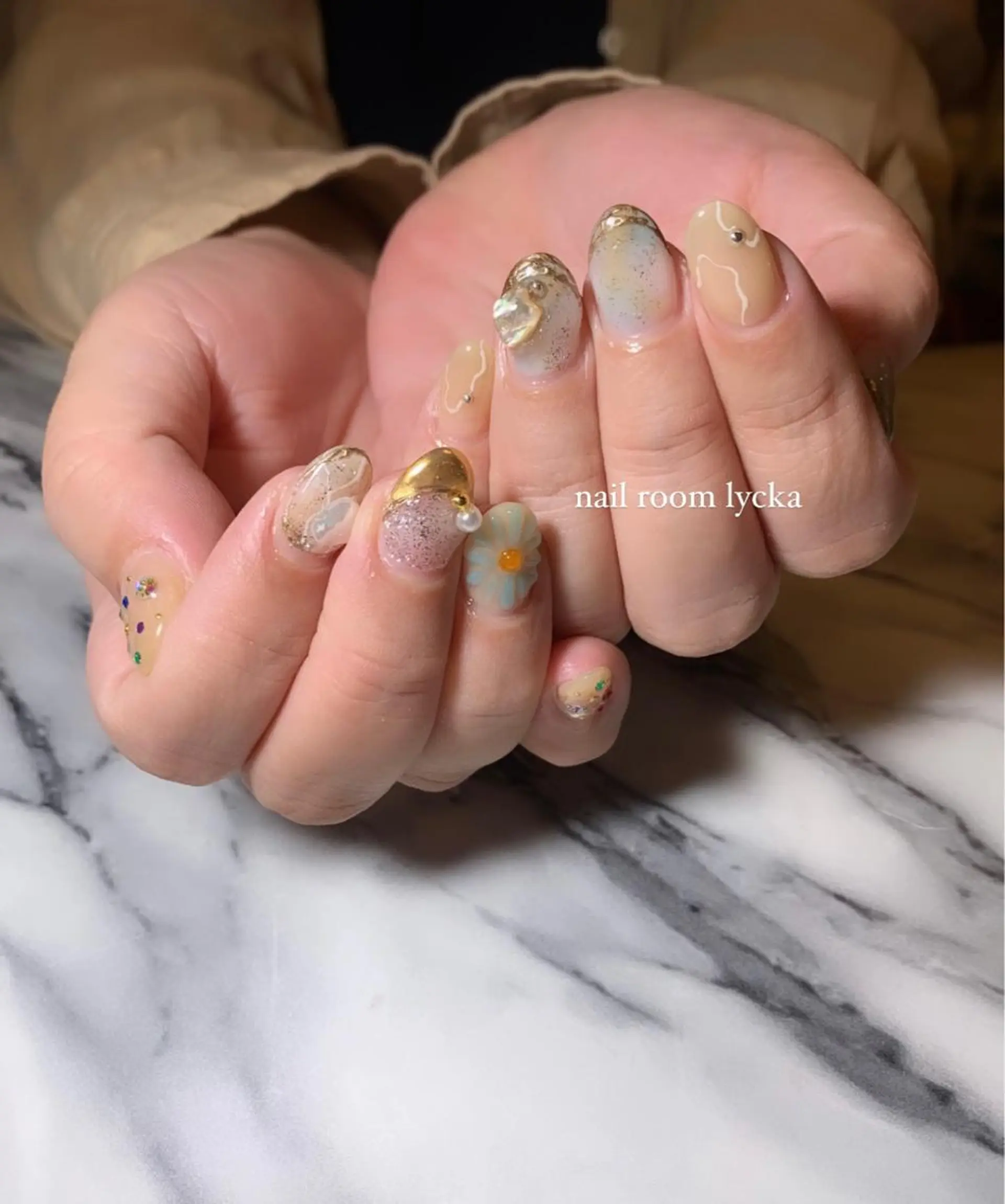 ネイル ﾈｲﾙﾙｰﾑﾘｯｶ 𝐦𝐚𝐲𝐮のネイルデザイン