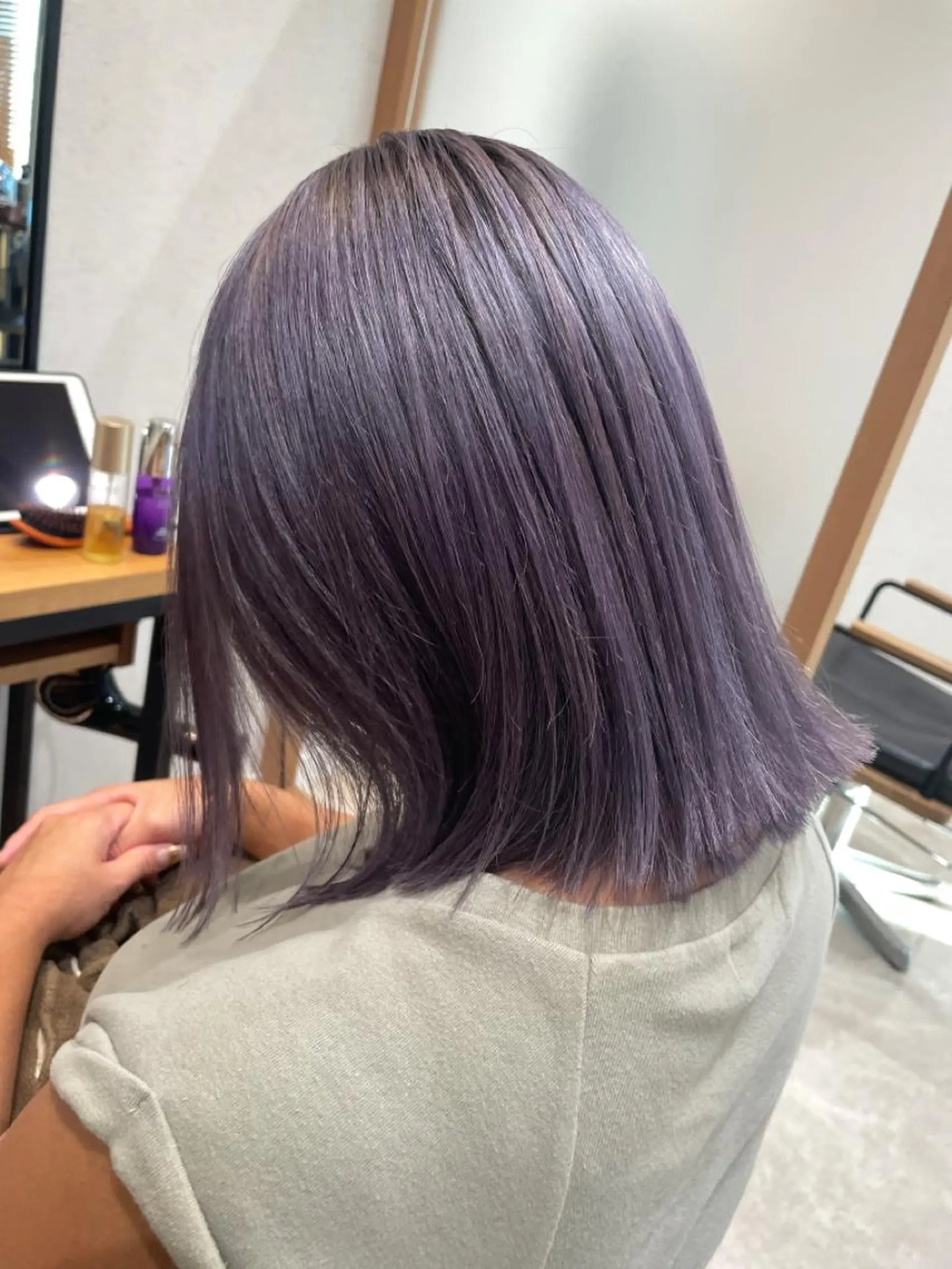 ミディアム カラー パープルカラー トリートメント ダブルカラー,透け カラーHINARIのヘアスタイル