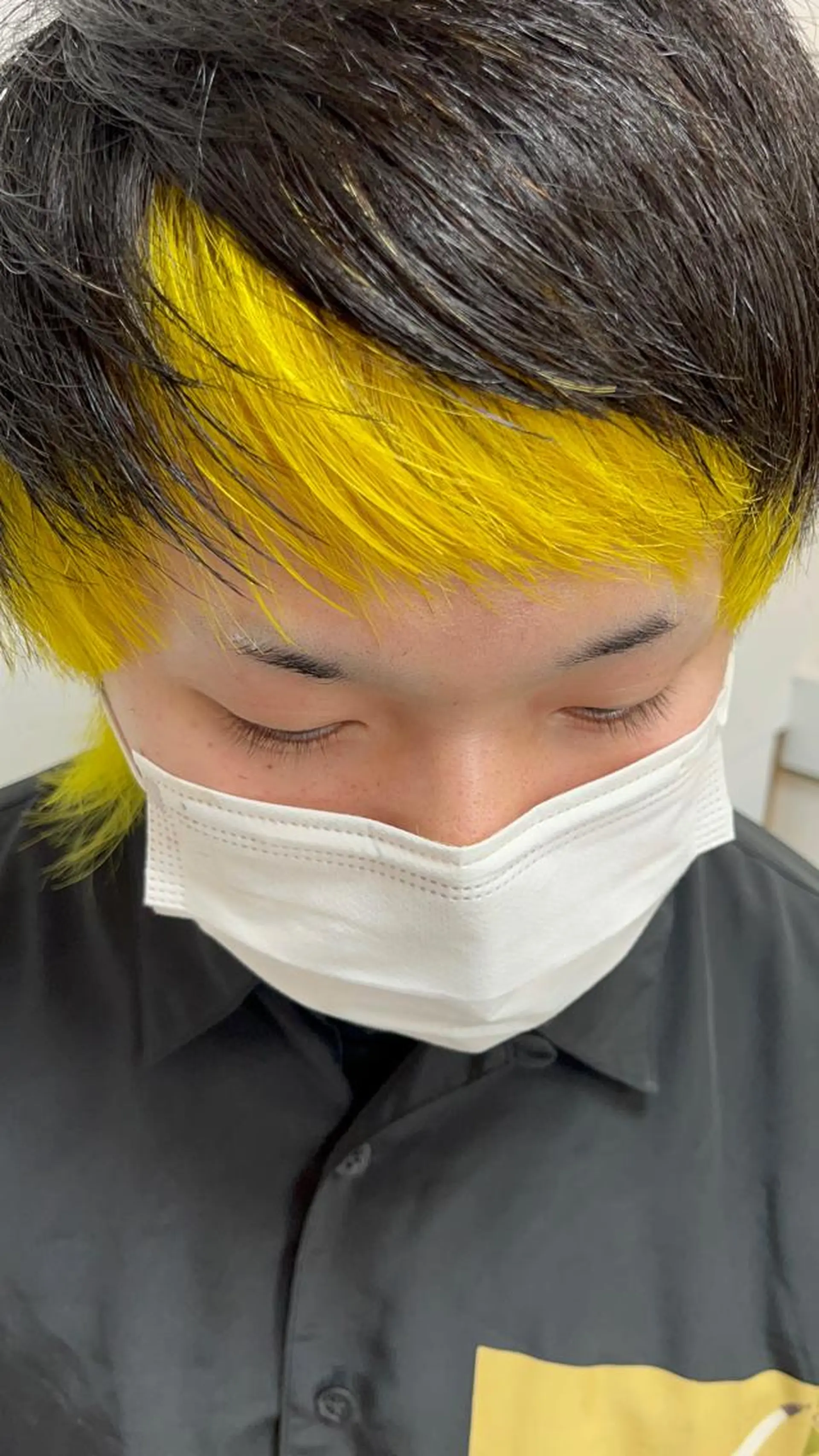 カラー ヘアアレンジ メンズ メンズブリーチ ブリーチ イエローカラー インナー×縮毛矯正 ピンクカラー澤井里菜のヘアスタイル