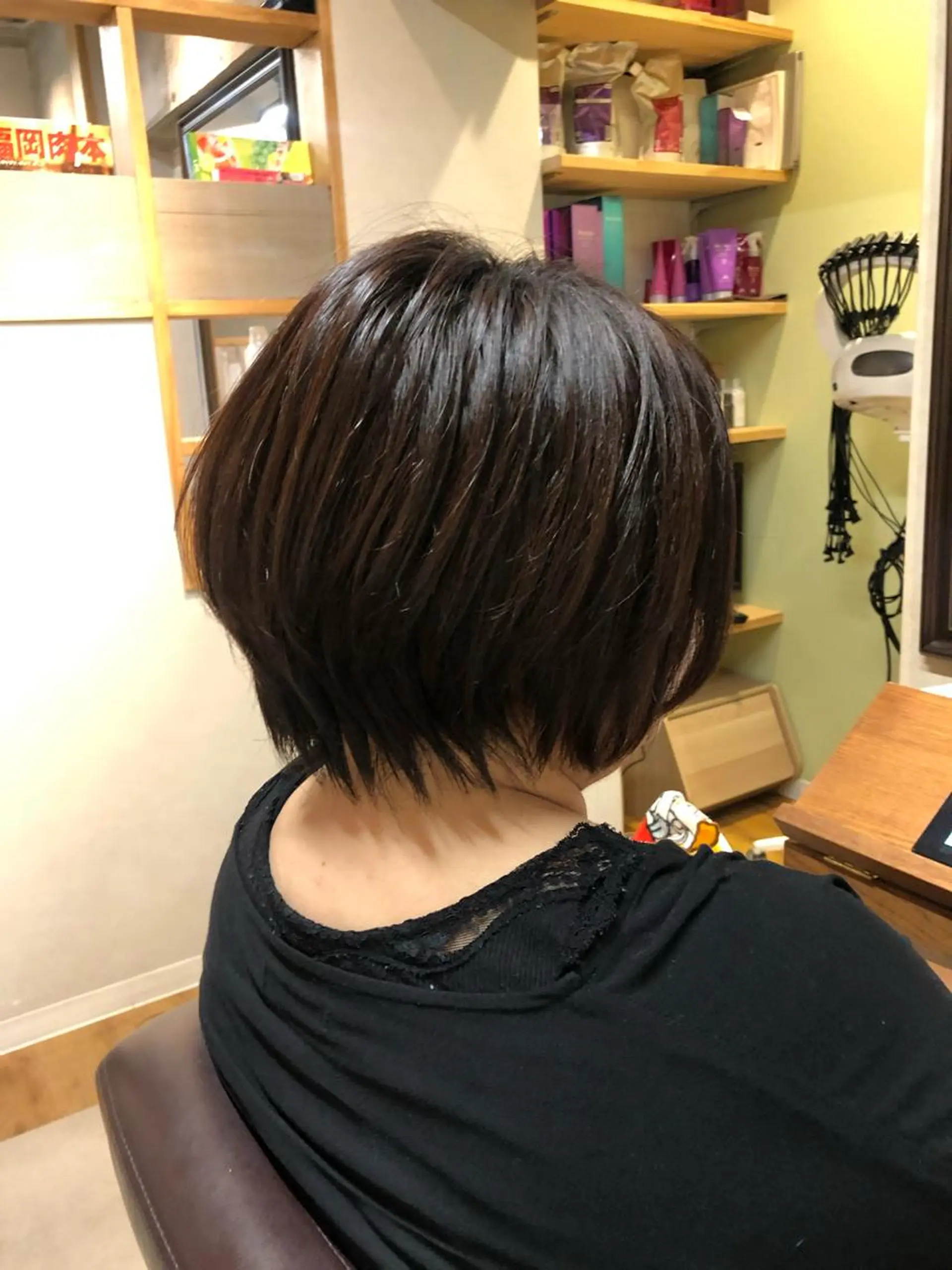 ショート カラー パーマ アディクシーカラー イルミナカラー くせ毛 髪質改善 縮毛矯正 tuuli トゥーリのヘアスタイル