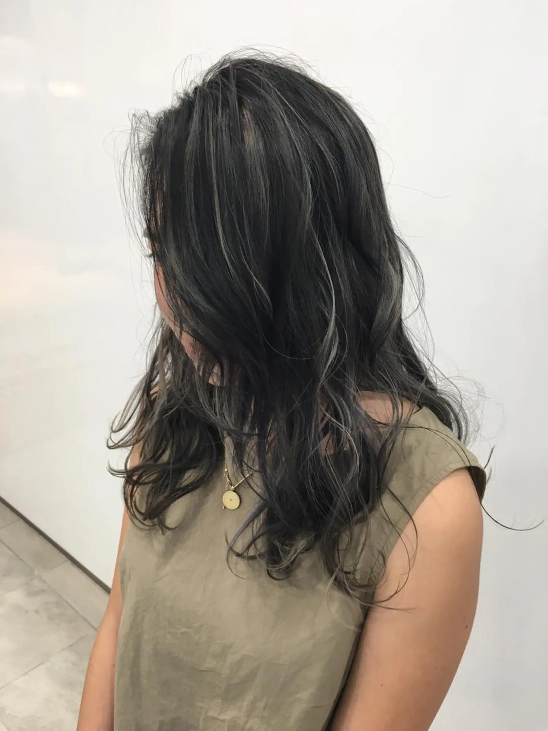 セミロング ハイライト Rubik's江坂 ルービックえさかのヘアスタイル