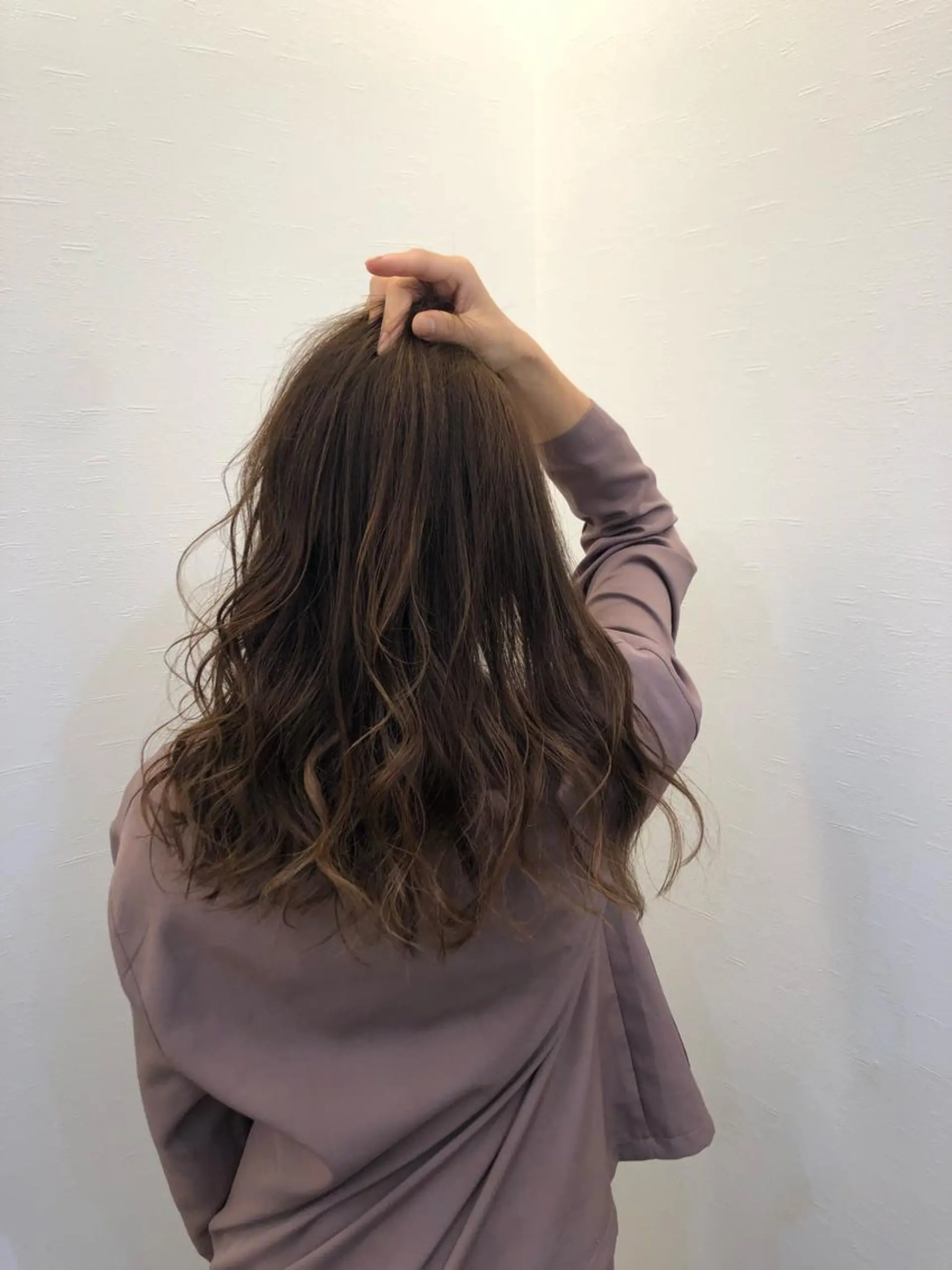 カラー ツノガイ エリのヘアスタイル