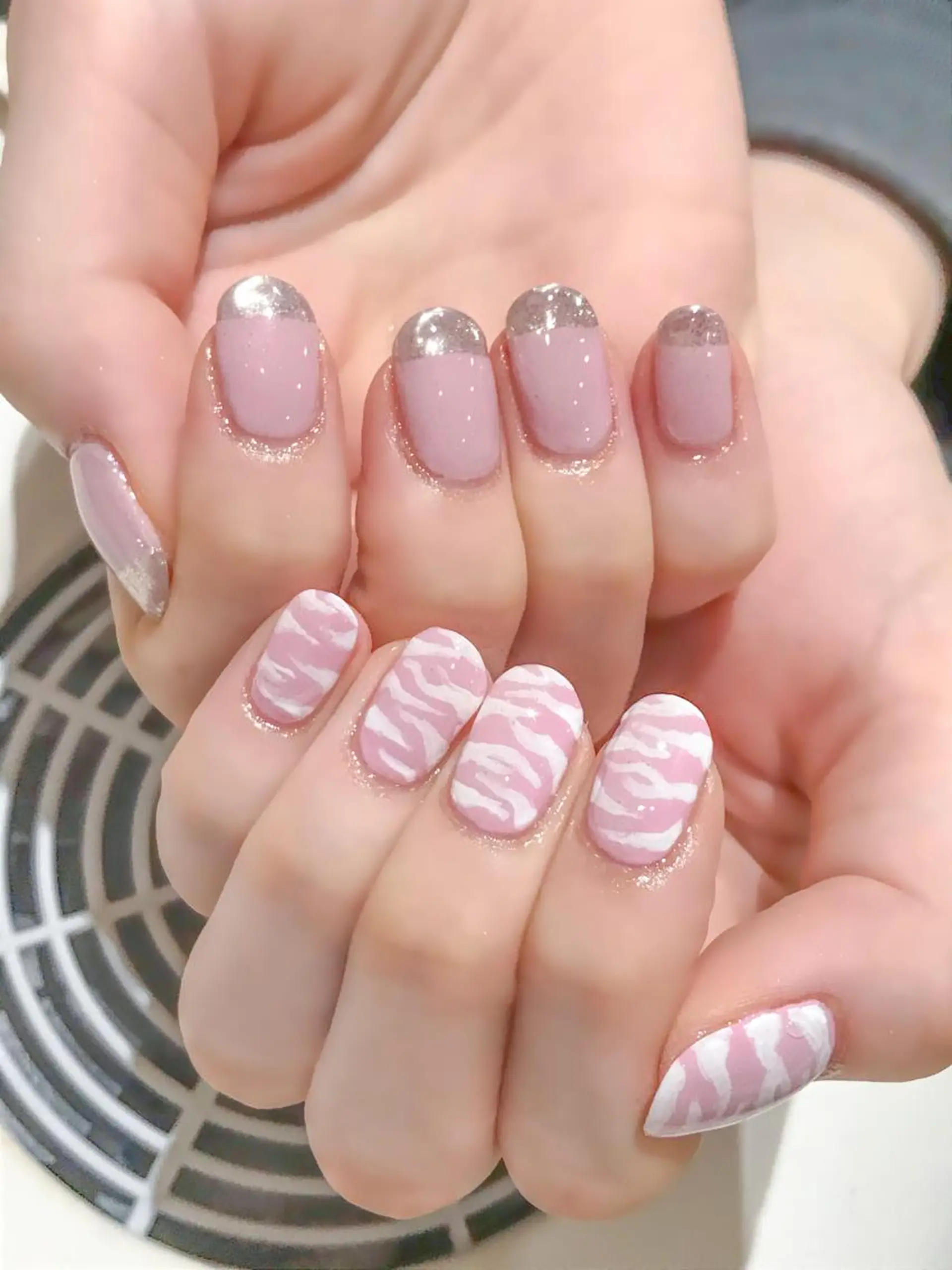 ネイル アニマル柄 フレンチネイル 韓国ネイル ミラーネイル Nyanco Nailのネイルデザイン