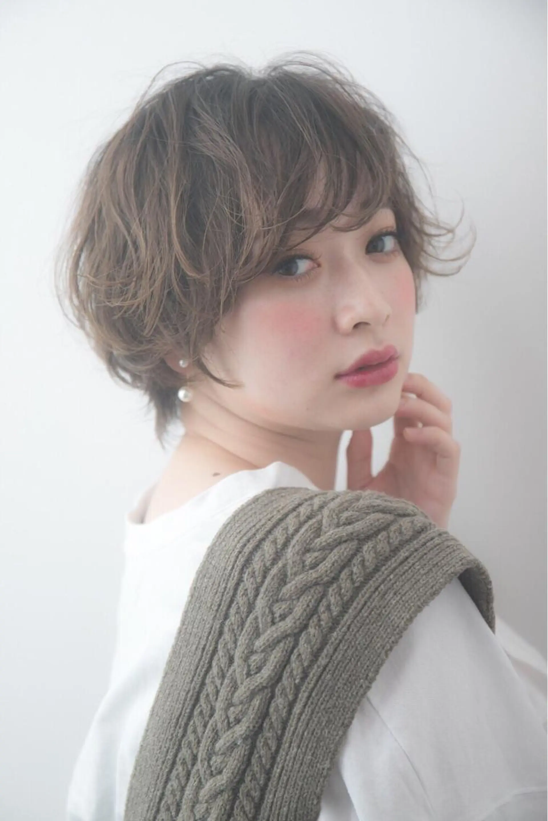 ショート カラー カット ヘアカラー トリートメント ☘️ブリーチ/ハイト ーン/レイヤー/のヘアスタイル