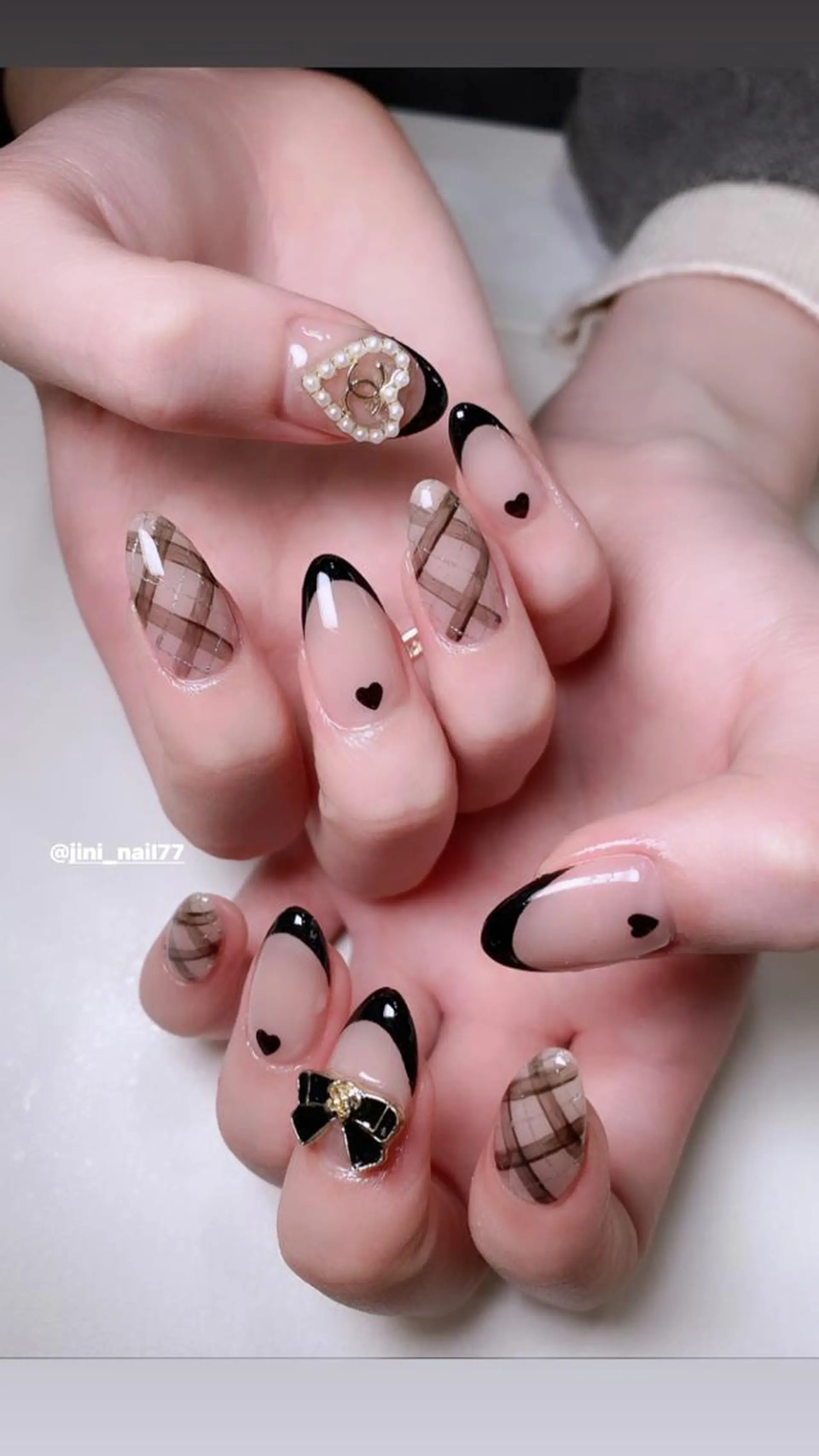 ネイル JINI NAIL所属・ジニ ネイルのネイルデザイン